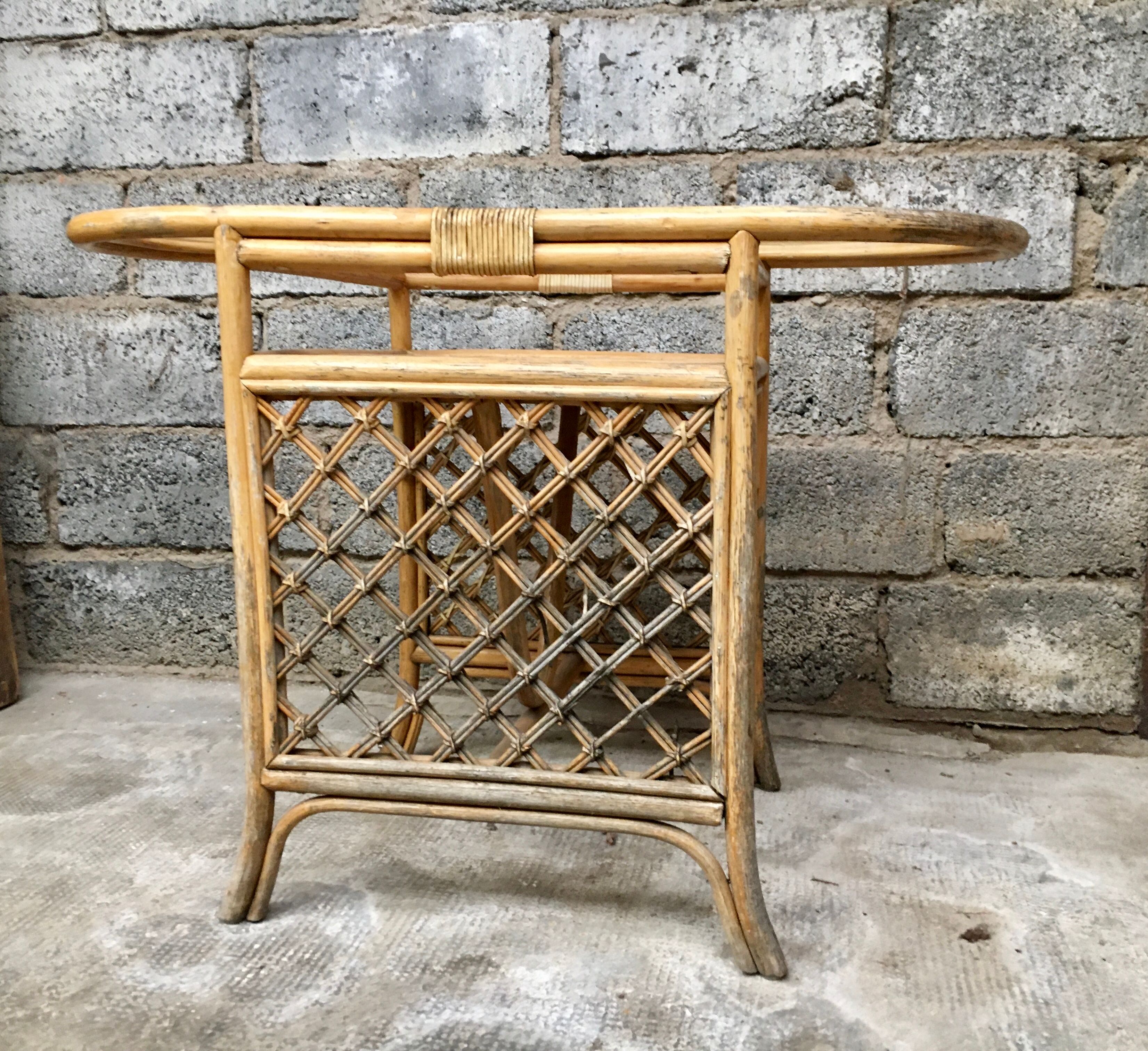 Table de repas à manger en verre et rotin