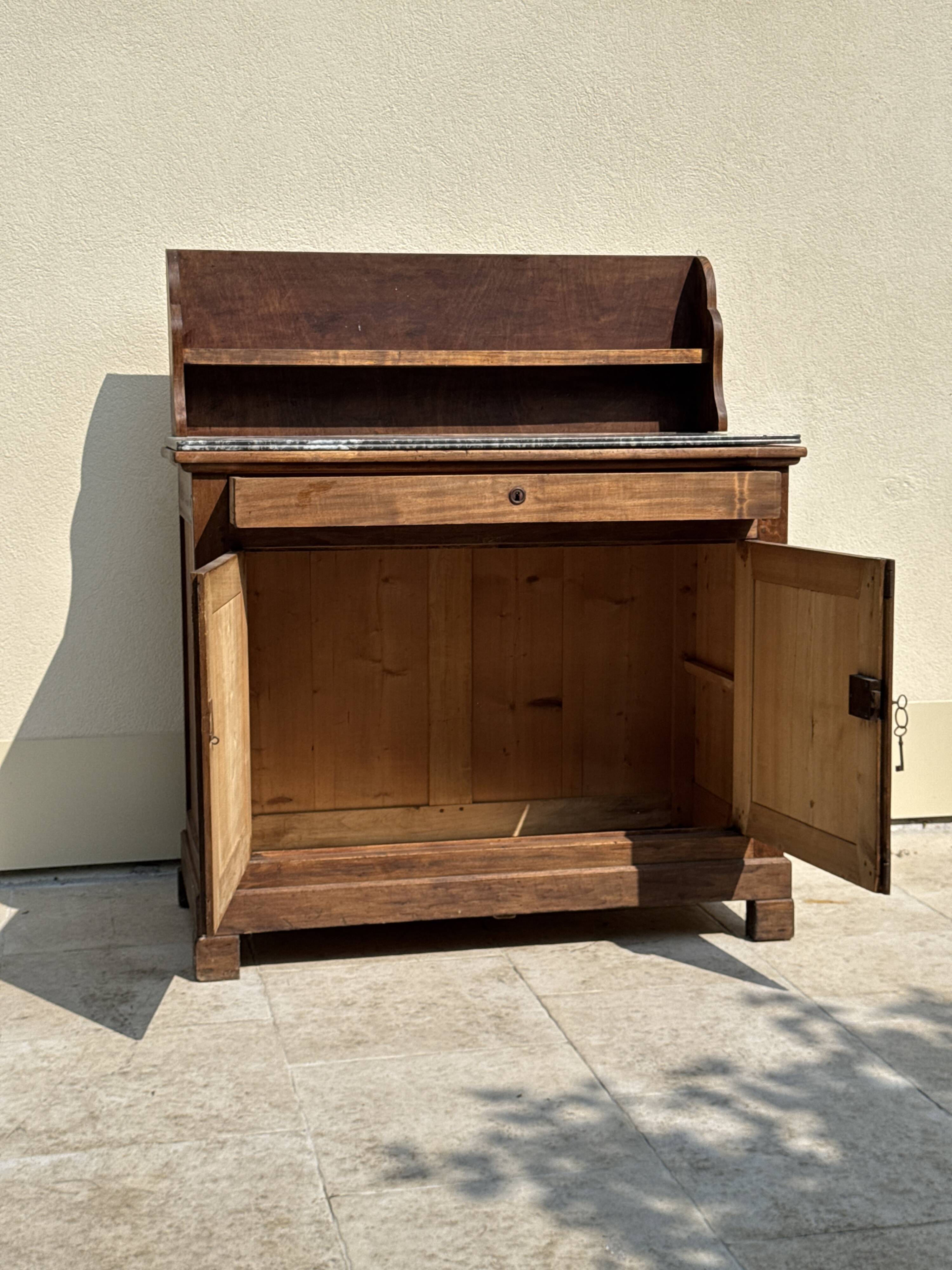 Grand buffet, meuble de toilette ancienne à dessus de marbre XIXe