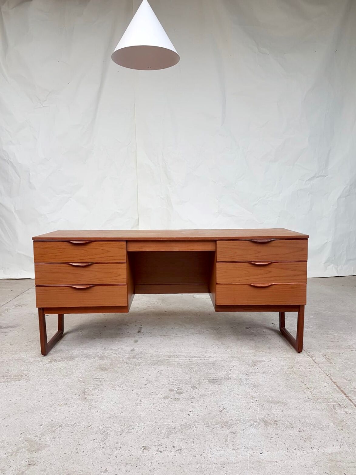 Bureau du milieu du siècle