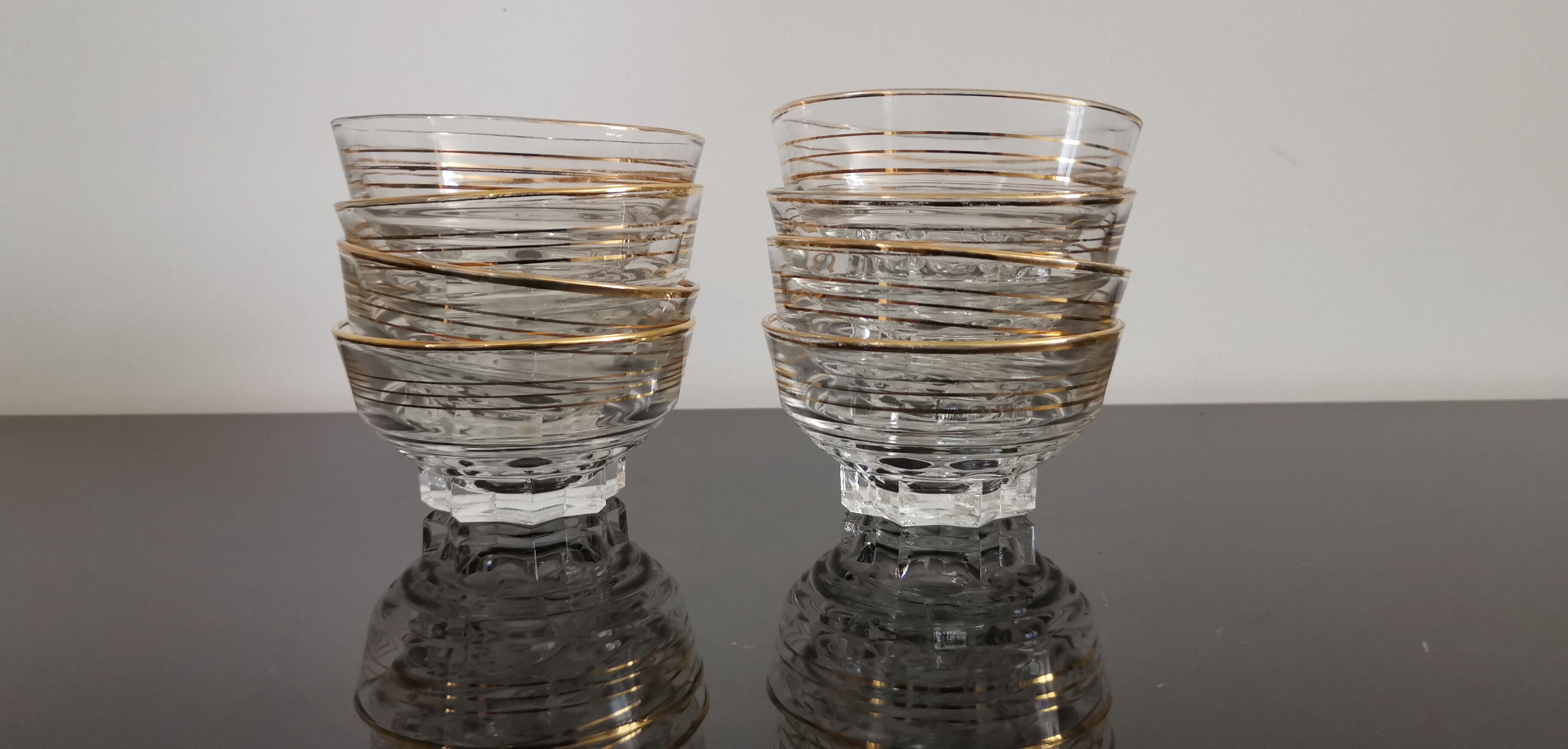 8 glasses of champagne bordered gold and feet star vintage 30'S years