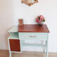 Bureau en bois vintage années 50 vert d'eau pieds compas