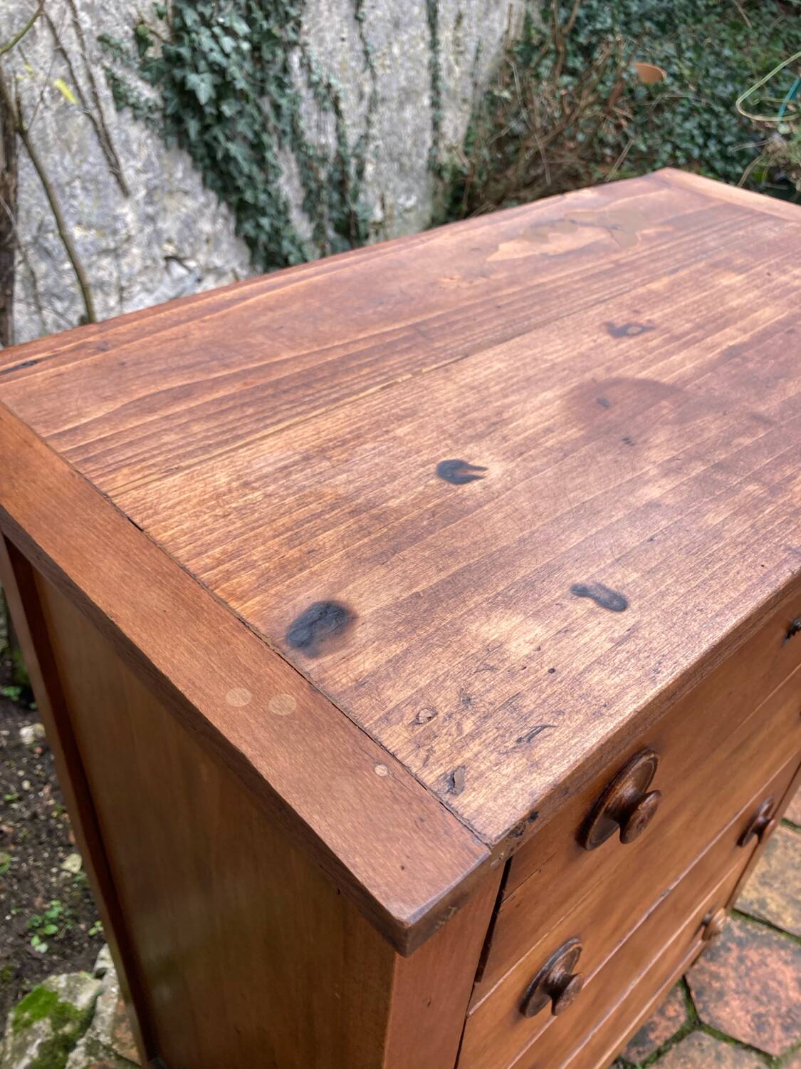 Antique chest of drawers
