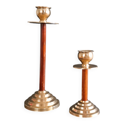 Deux bougeoirs en bois et laiton vintage
