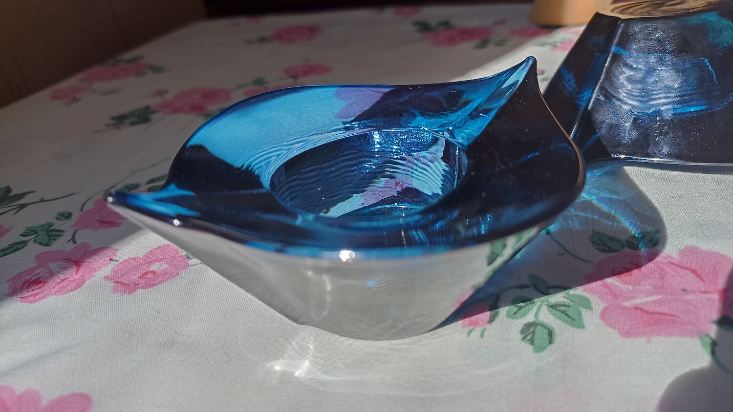 2 blue Villeroy & Boch candle holders