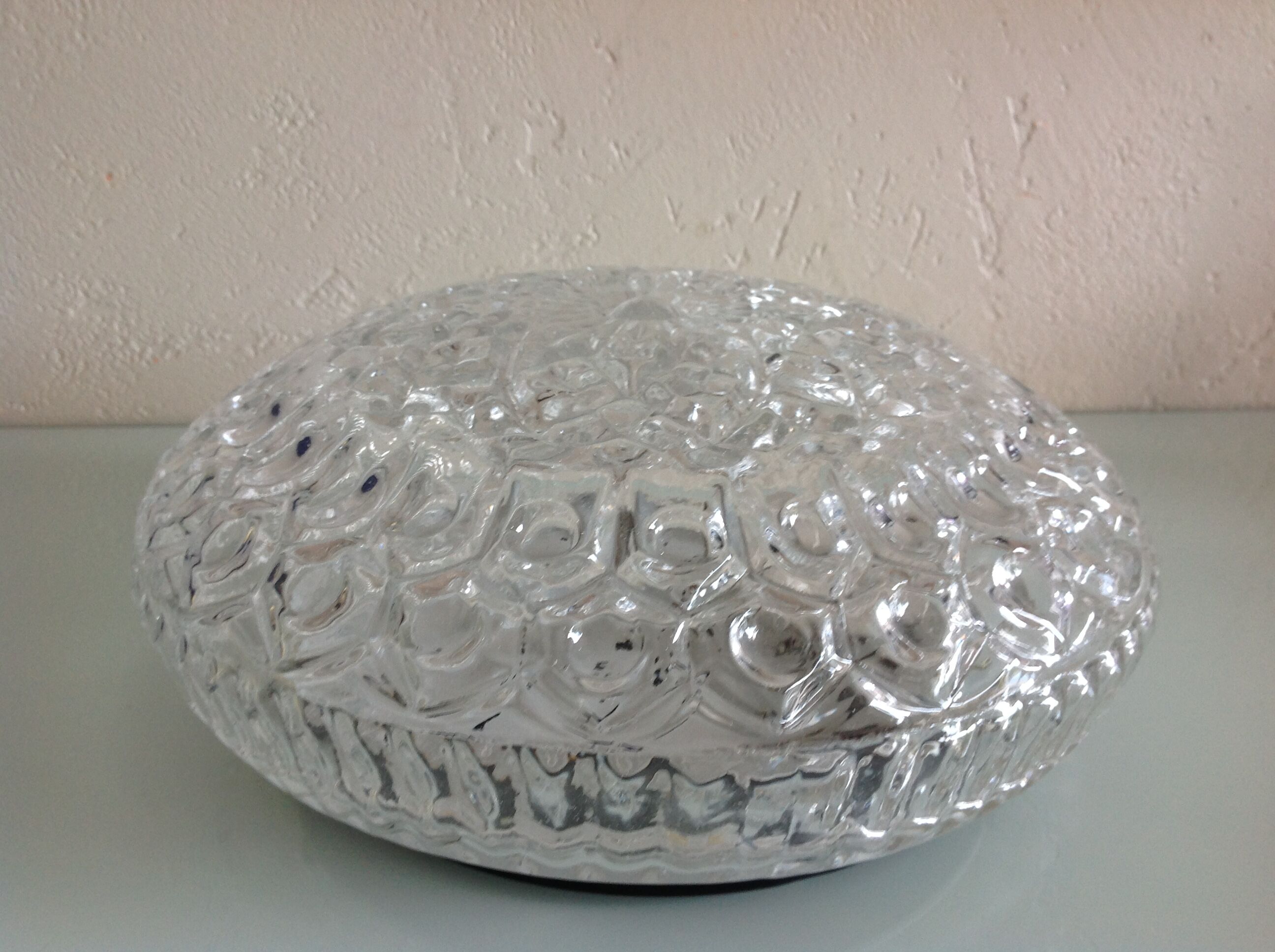 Half-moonized structured glass 60/70