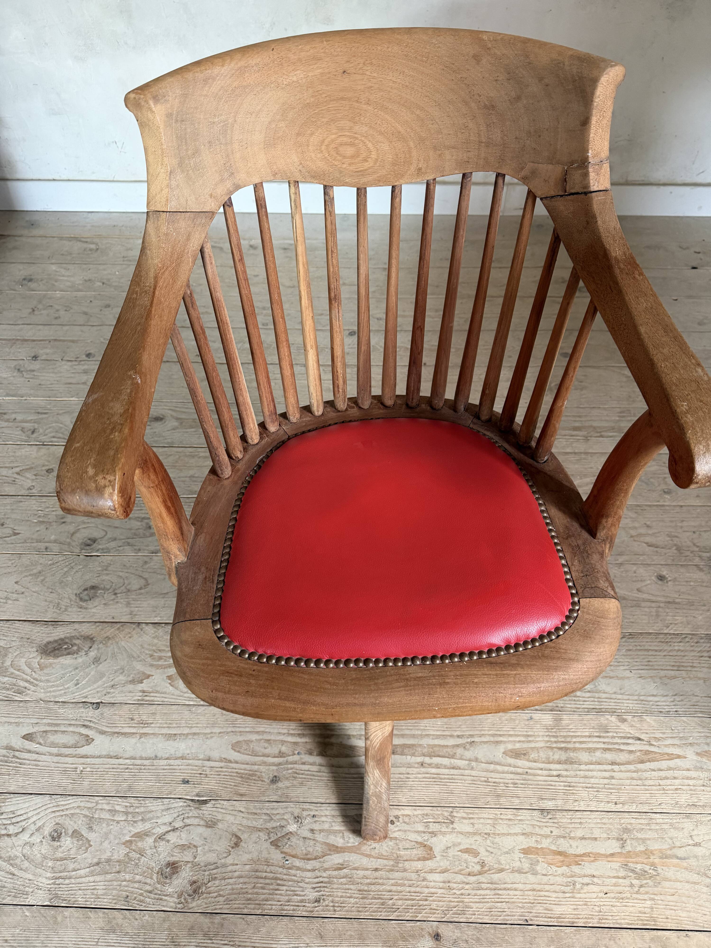 Vintage Art Deco swivel office chair