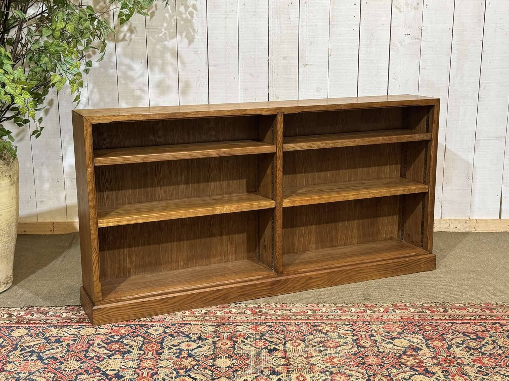 1980s English oak bookshelf unit