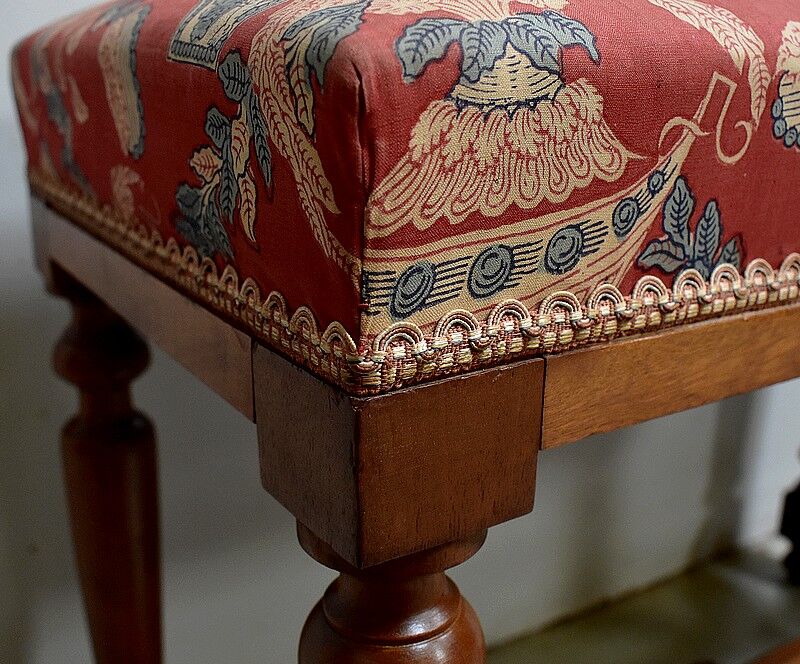 Piano bench in Solid Walnut, Louis XIV style - Mid-19th century
