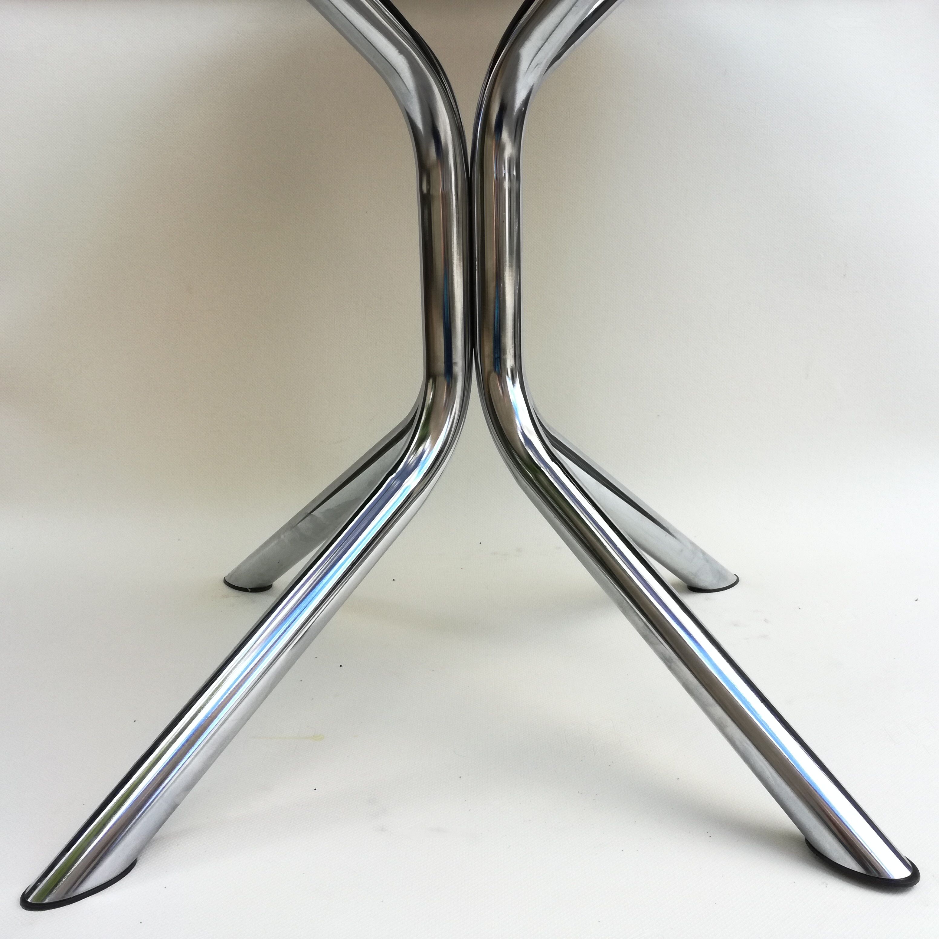 Smoked glass round table - Ø118