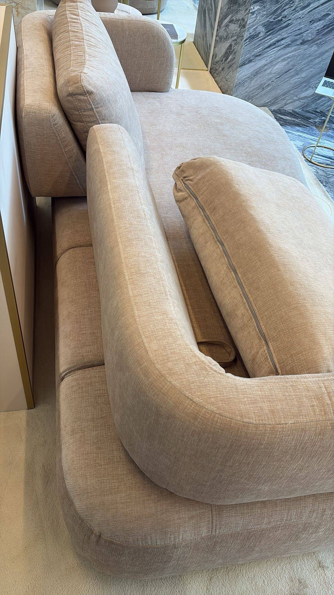 4-seater sofa