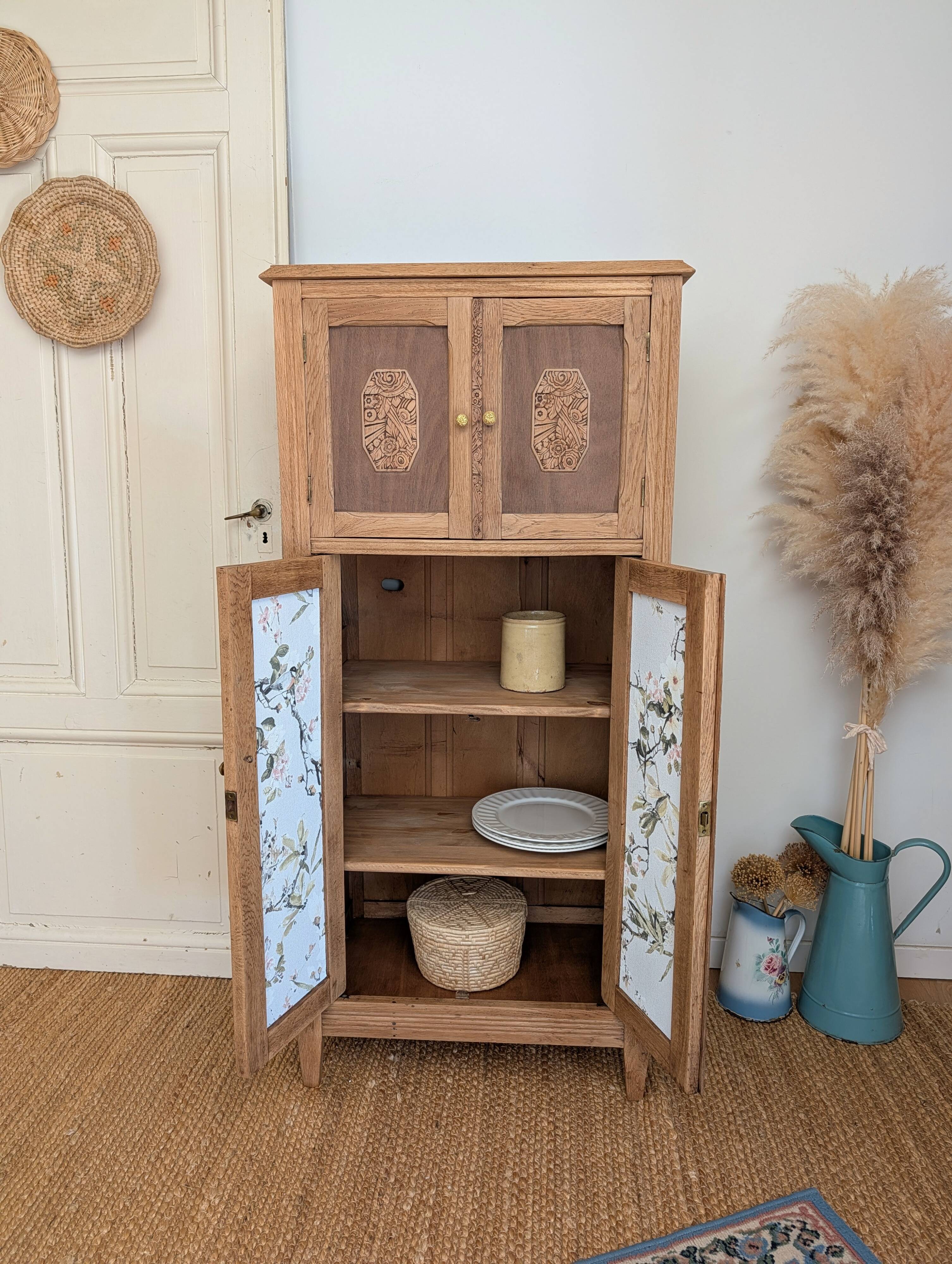 Armoire parisienne