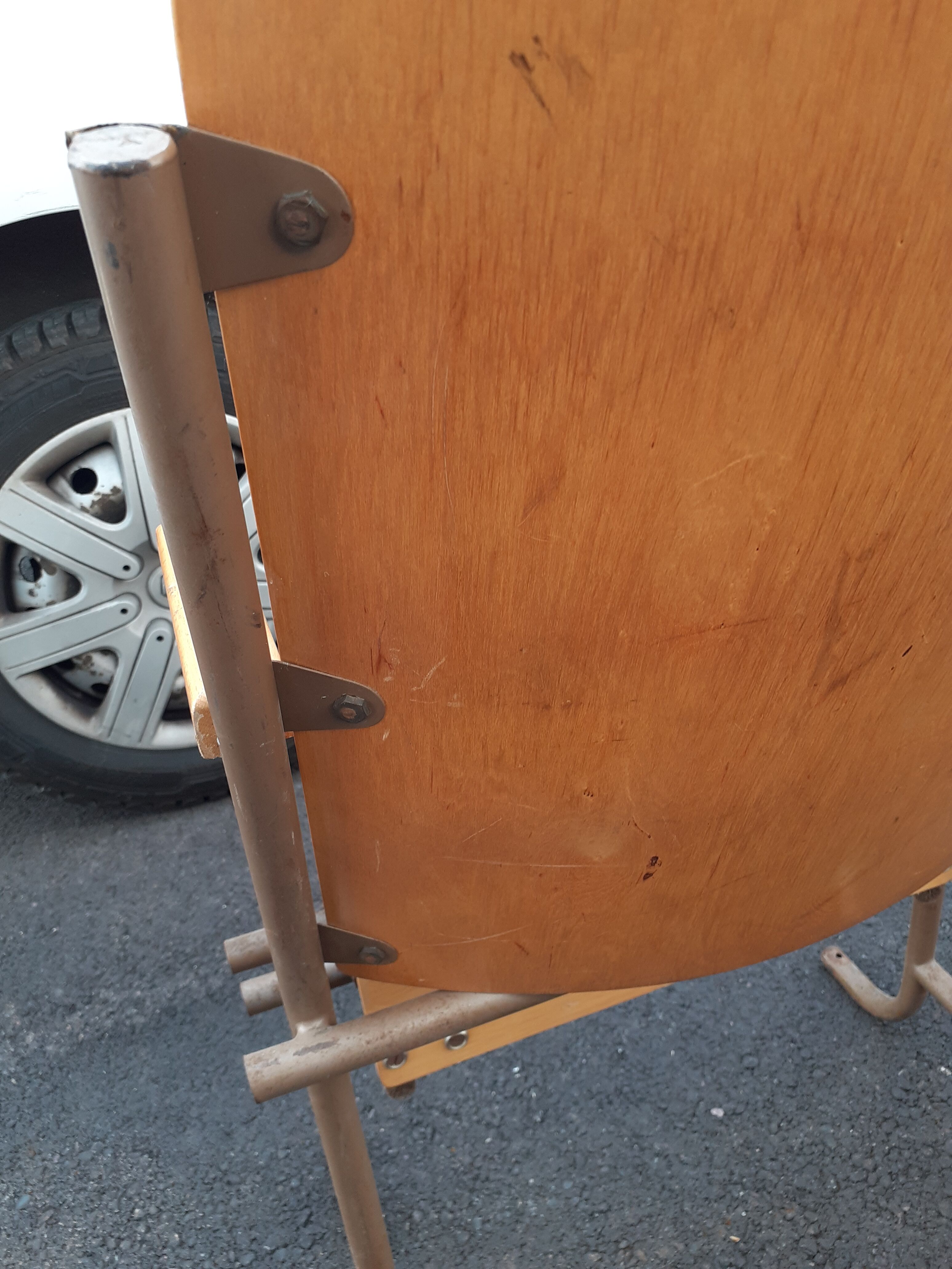 Wheelchair cinema theatre strapontin