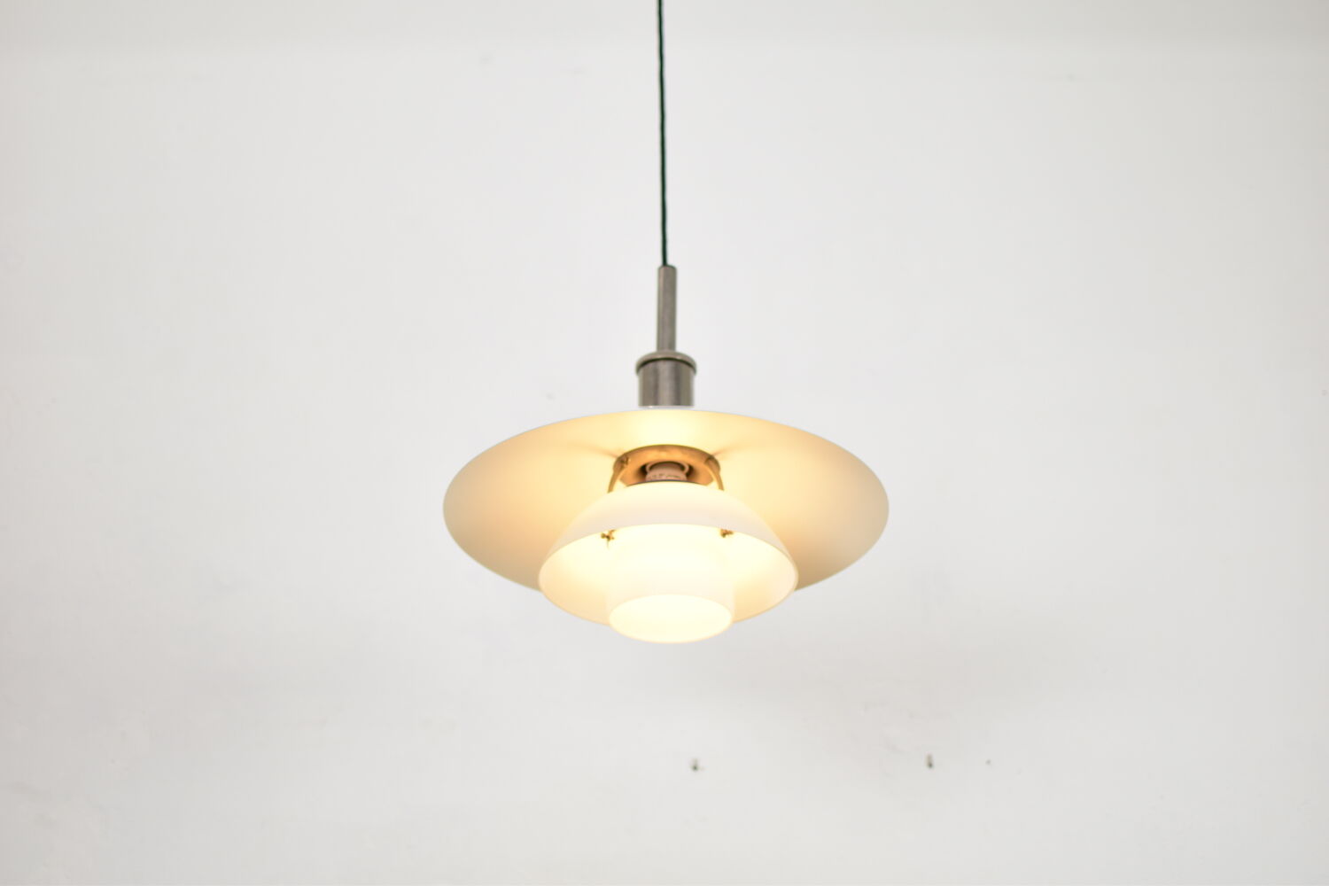 Suspension 41/2-4 de Poul Henningsen pour Louis Poulsen, Danemark 1940