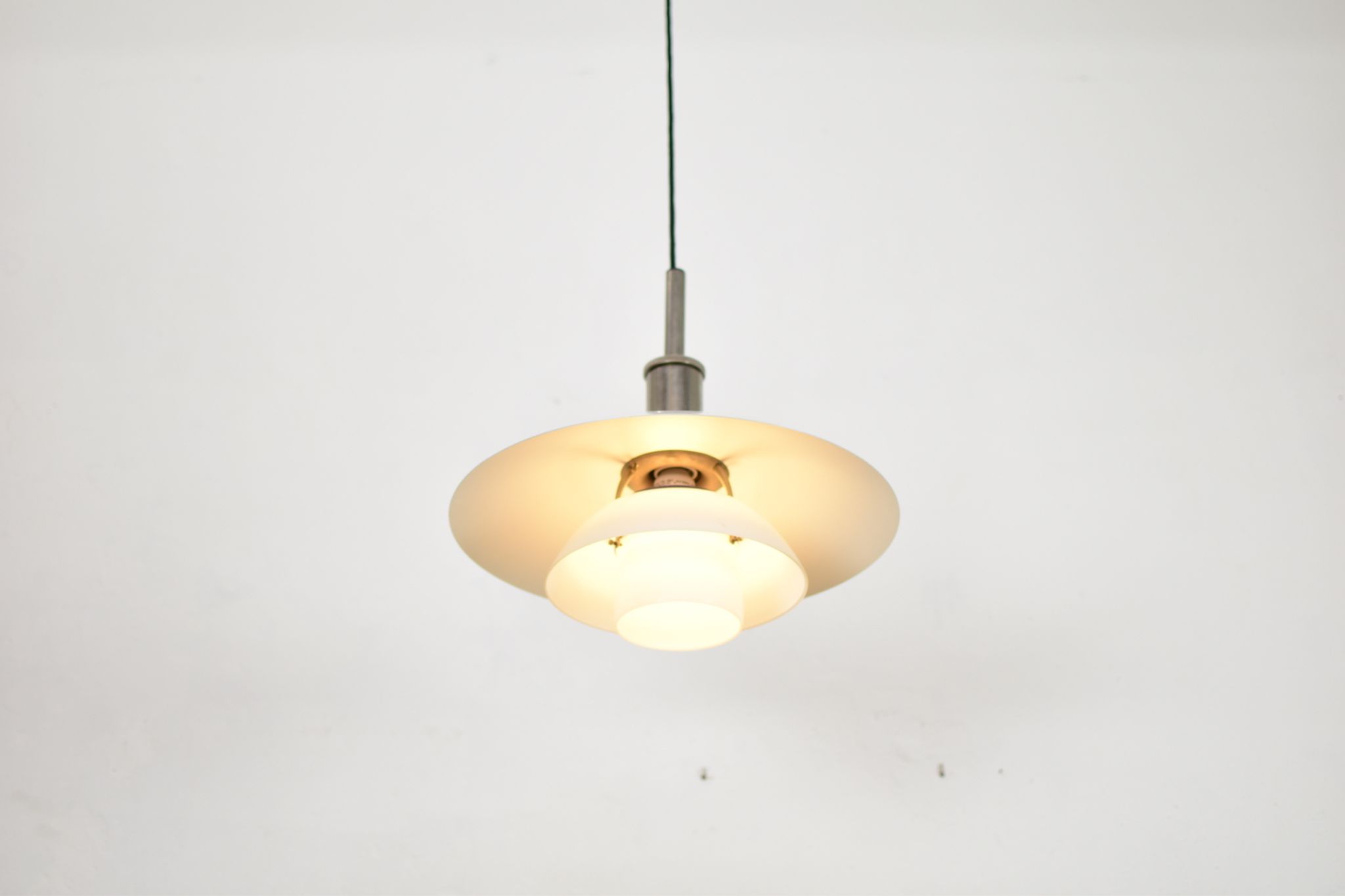 Suspension 41/2-4 de Poul Henningsen pour Louis Poulsen, Danemark 1940