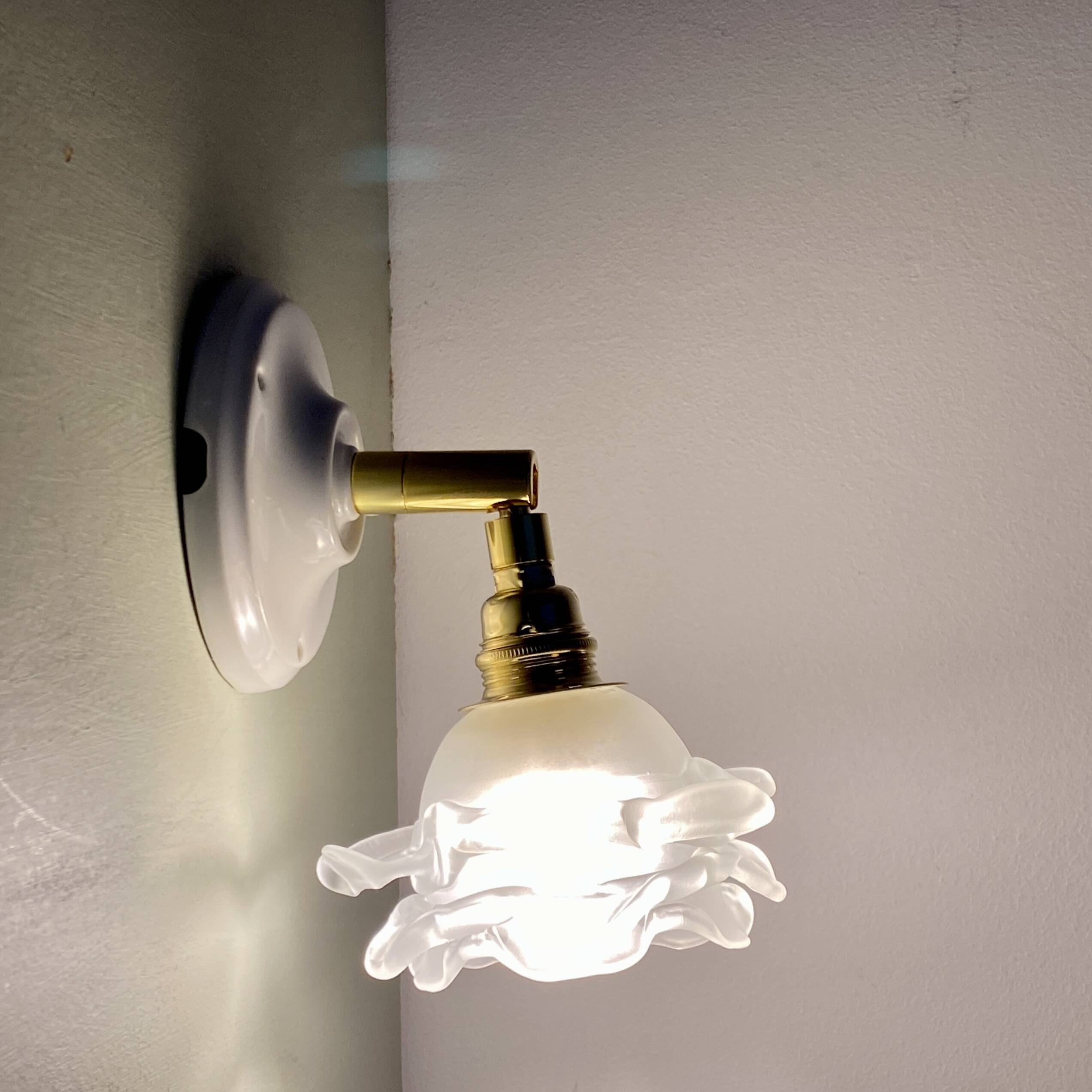 Vintage tulip wall lamp in frosted glass in the shape of a flower