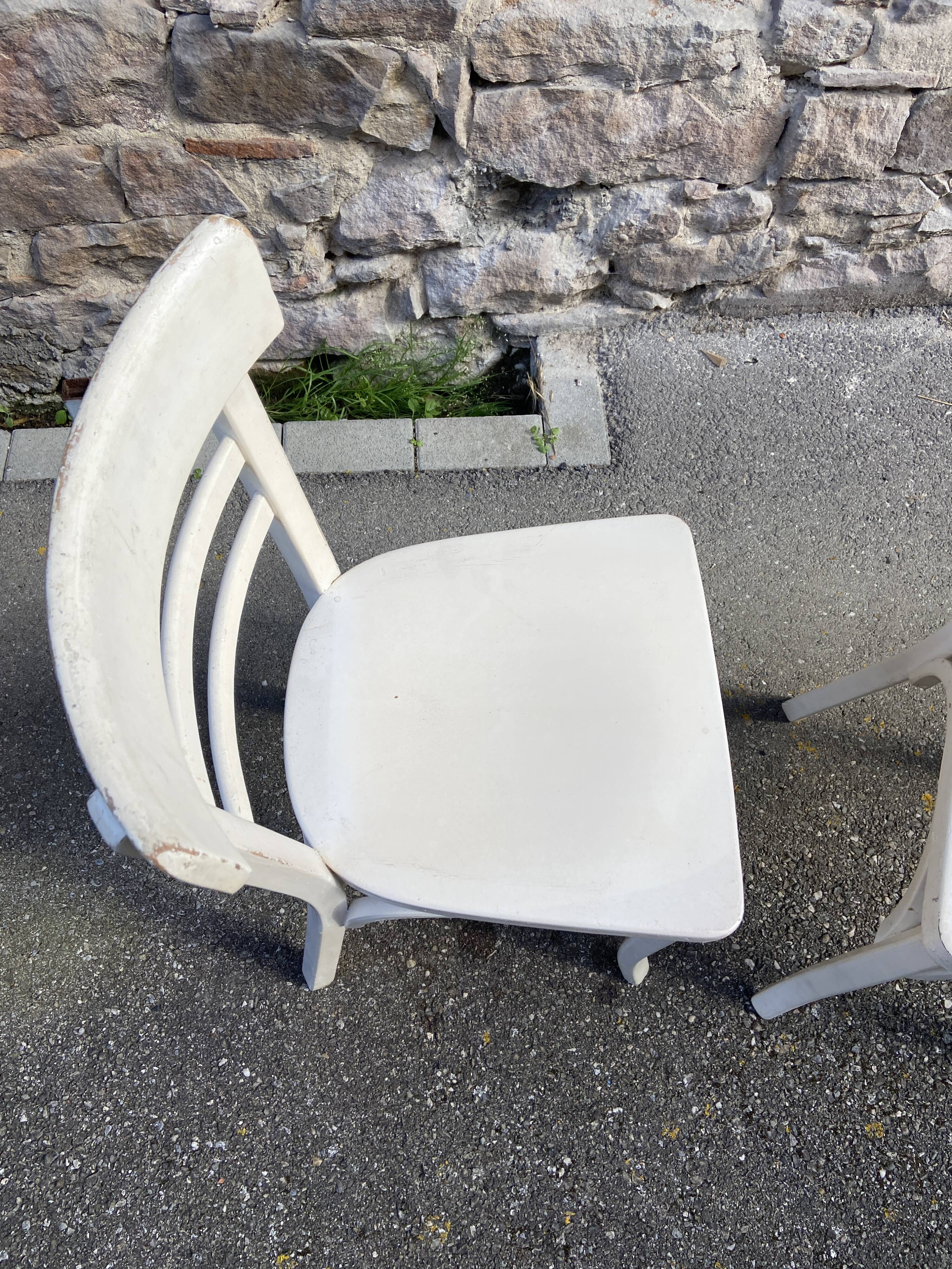 2 Viennese chairs Bent wood Restaurant Paris baumann Fischel 1950