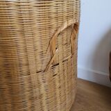 Wicker basket with lid