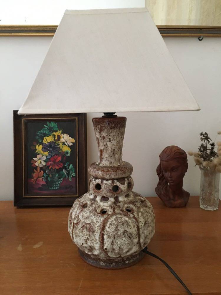 Fat lava ceramic lamp base with 2 bulbs