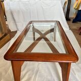 Table basse en bois et verre