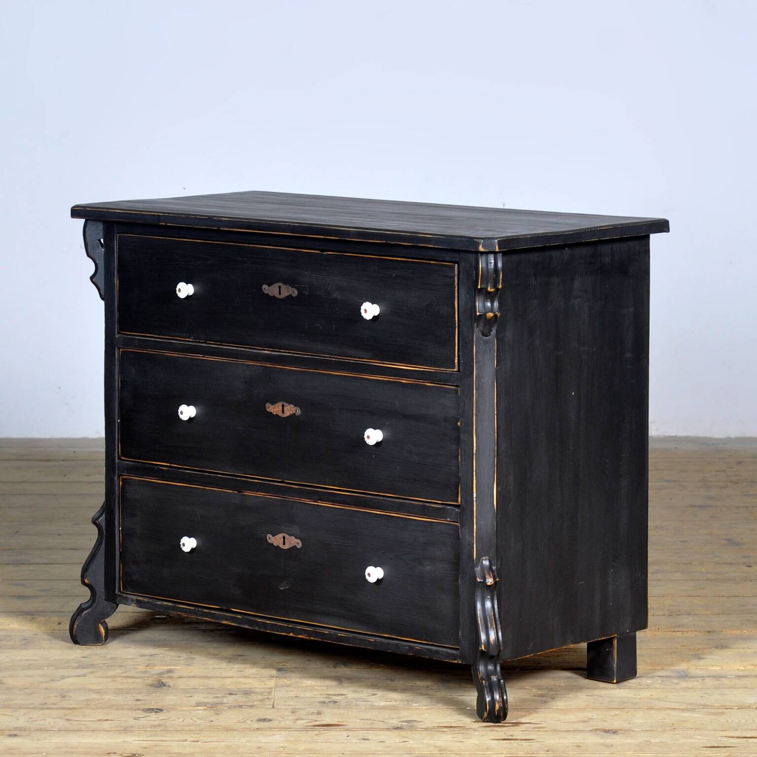 Oak and pine Chest of drawers, 1910s