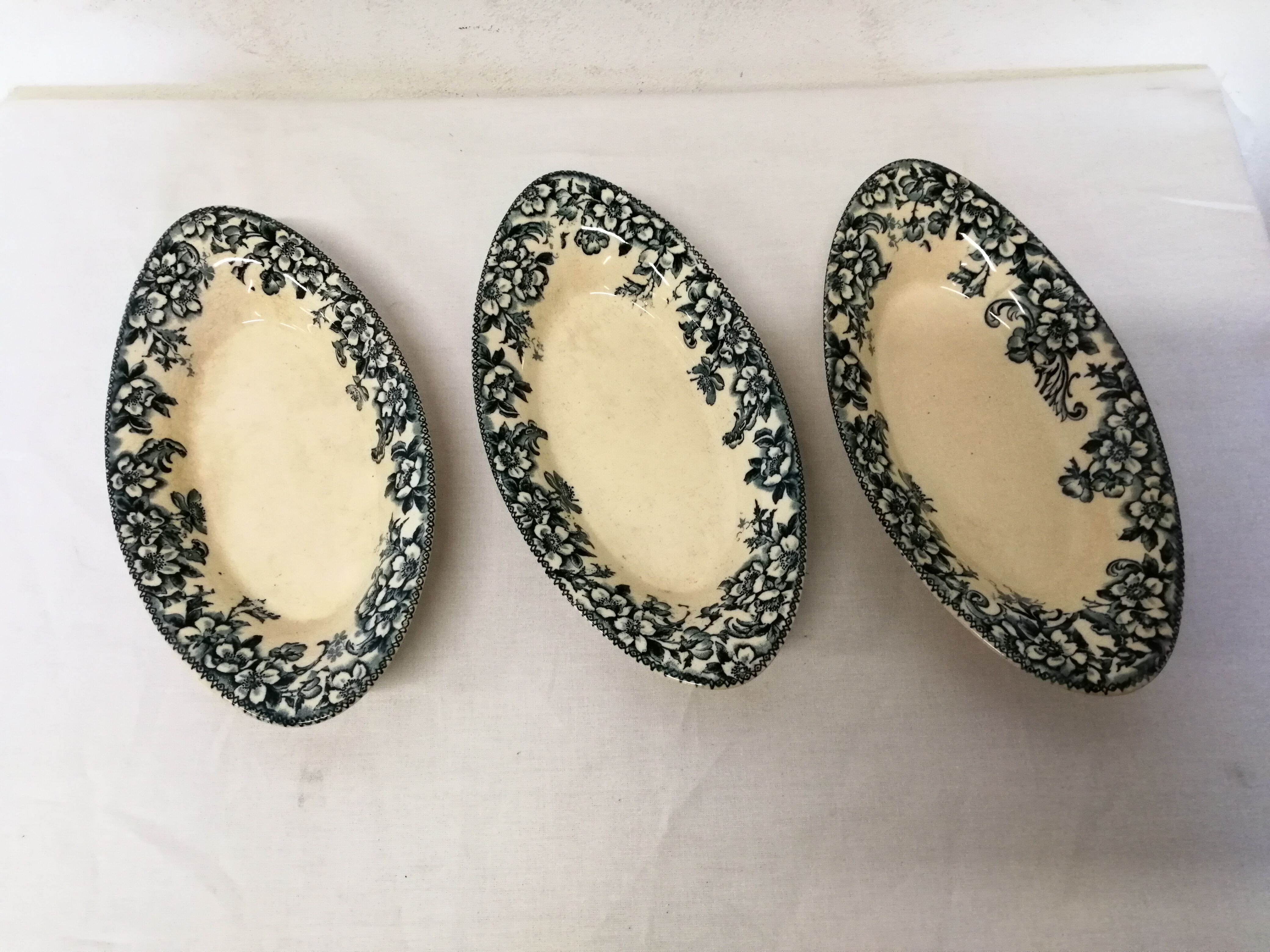 Old raviers, small dishes oval armer