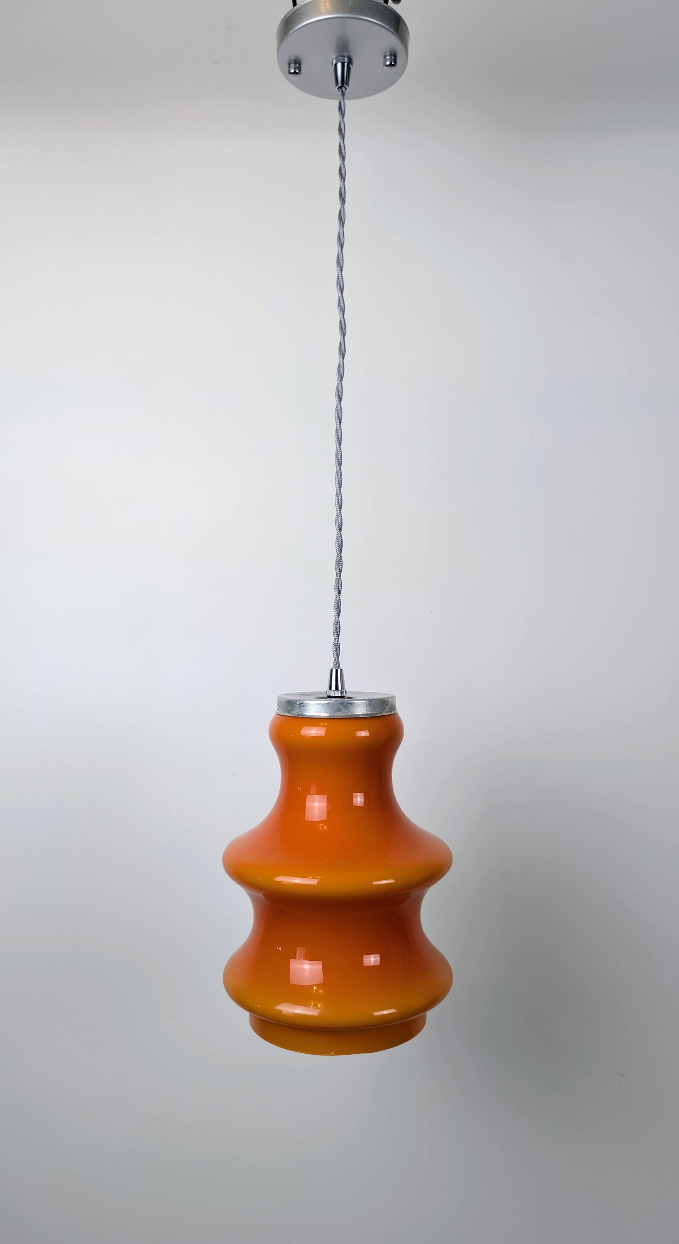 Suspension vintage en verre opalin orange design années 70