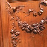 Cupidon exceptionnel cabinet en noyer style Louis XVI