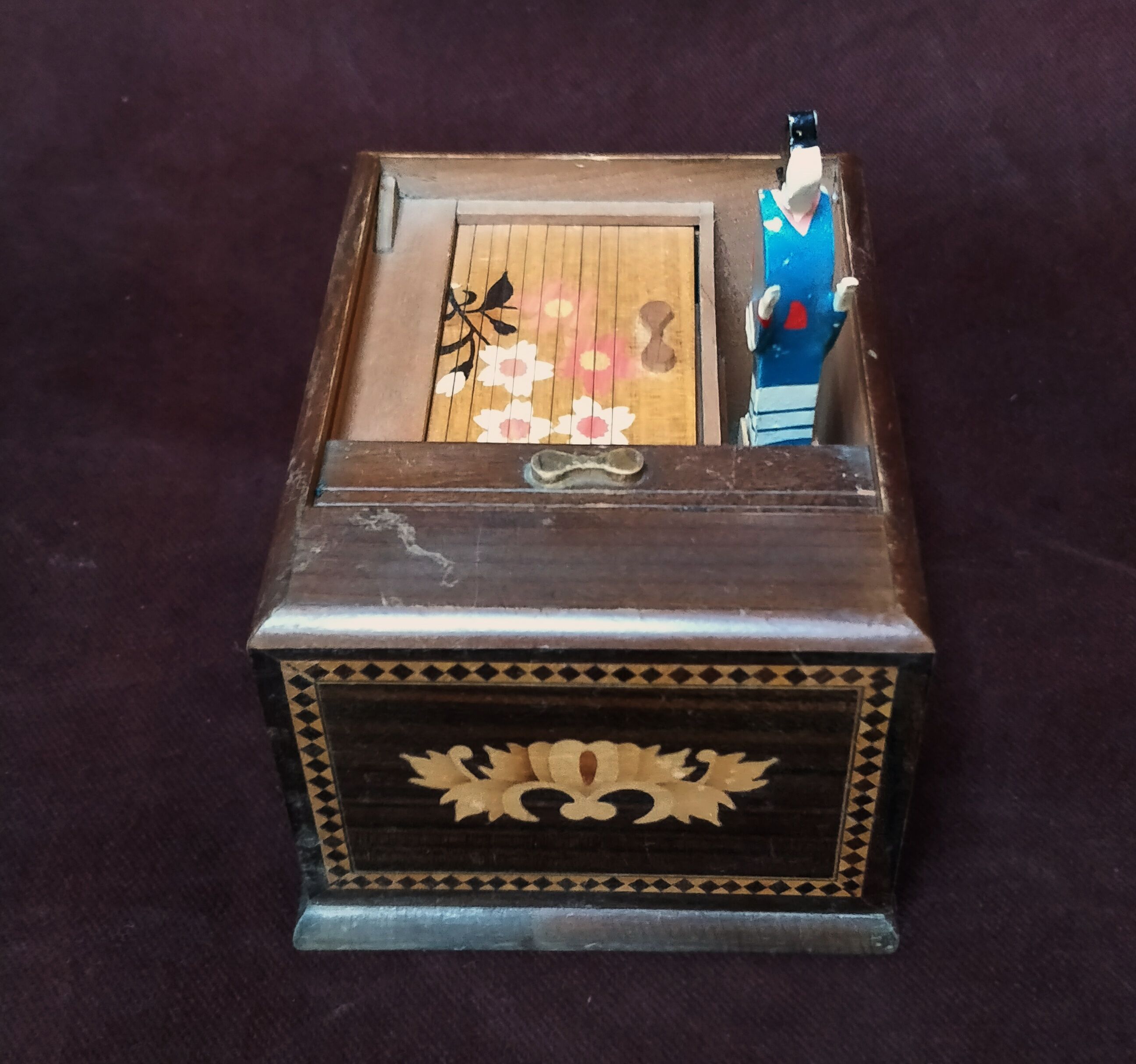 Japanese wooden cigarette dispenser box
