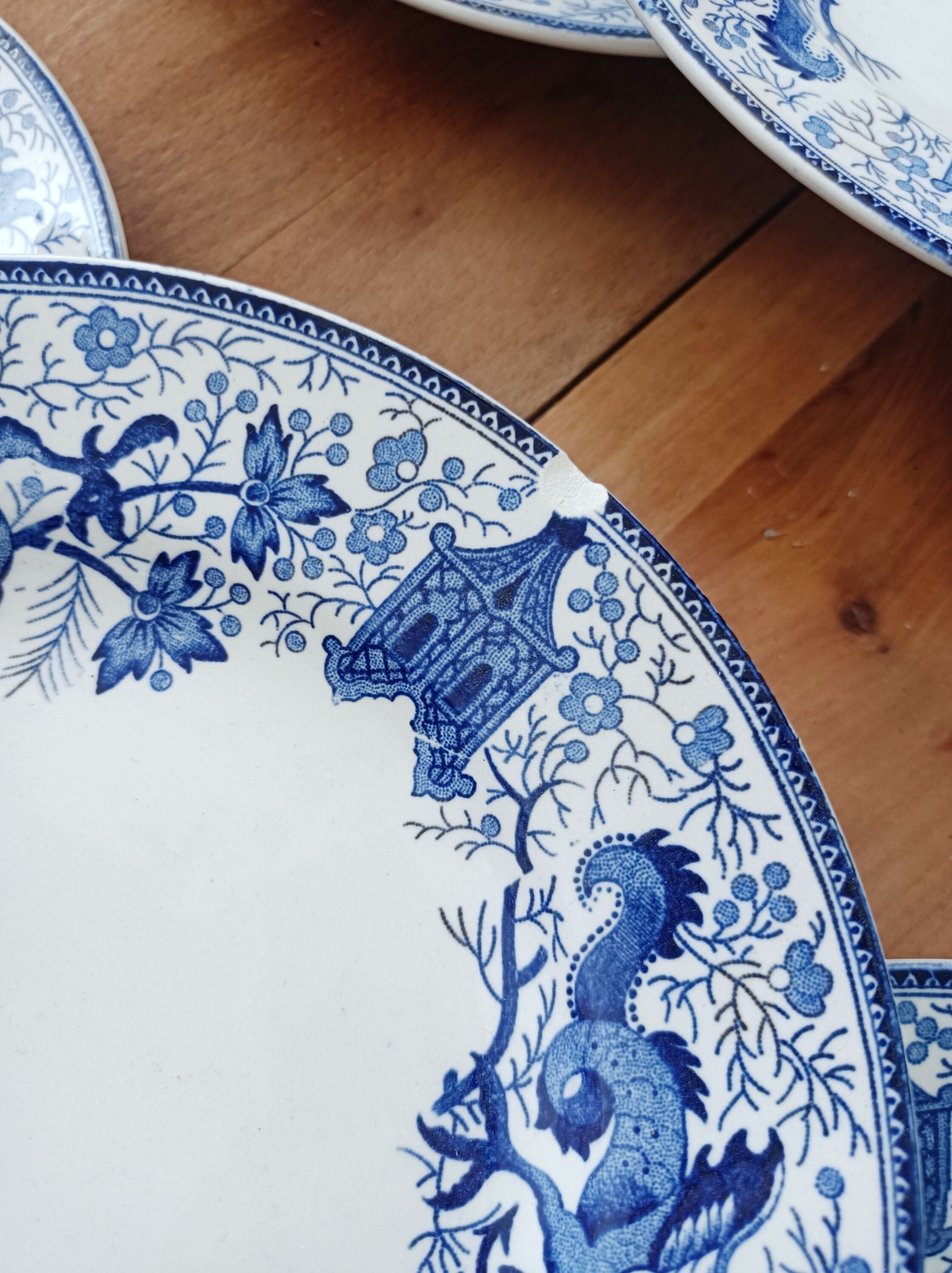 Set of 6 Boch Dragon dessert plates