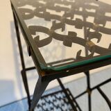 Table d’appoint en fer forgé .