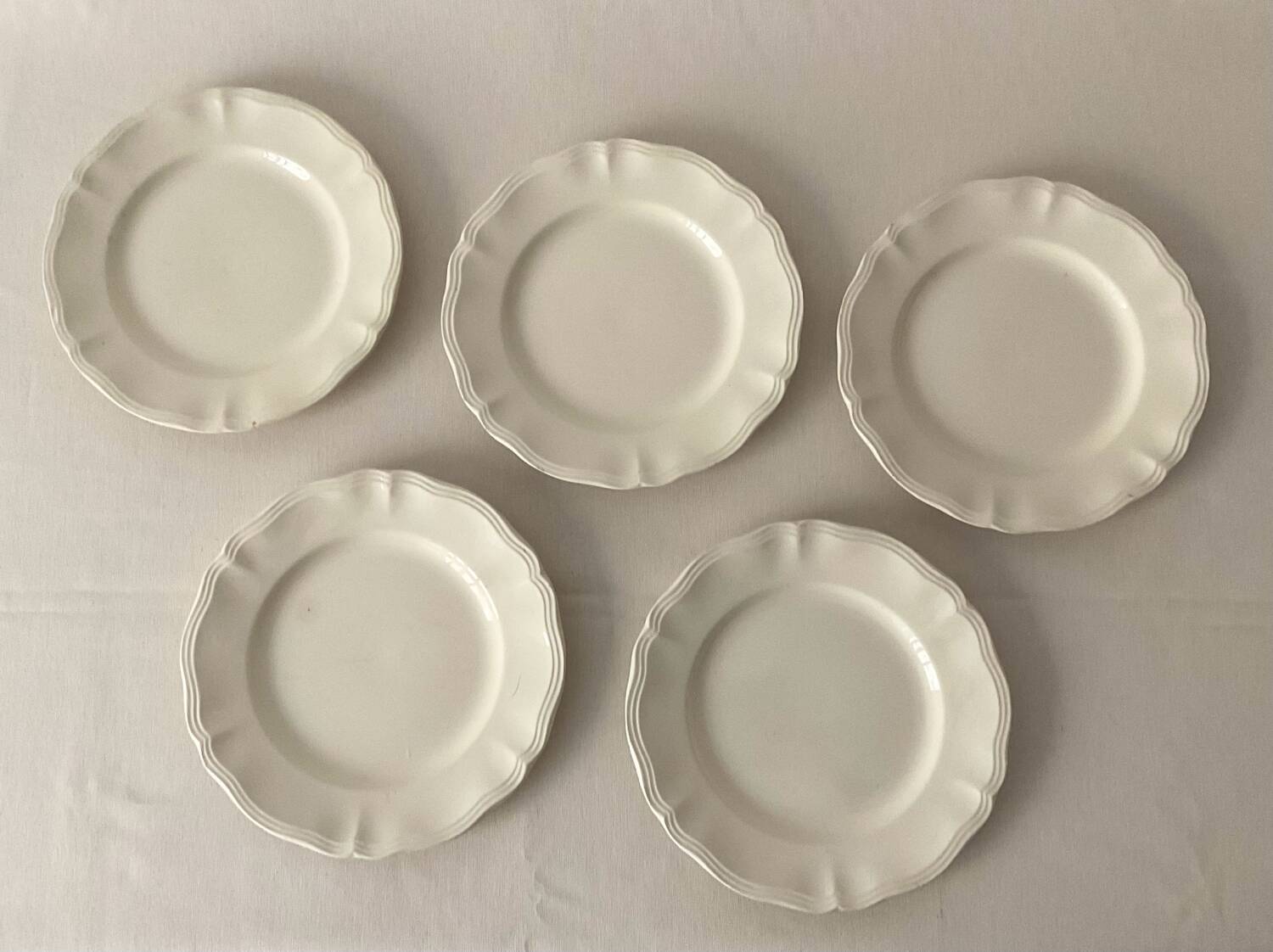 Set of 5 flat plates Sarreguemines – White earthenware – Bor