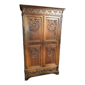 Antique Gothic style walnut wardrobe 19th century