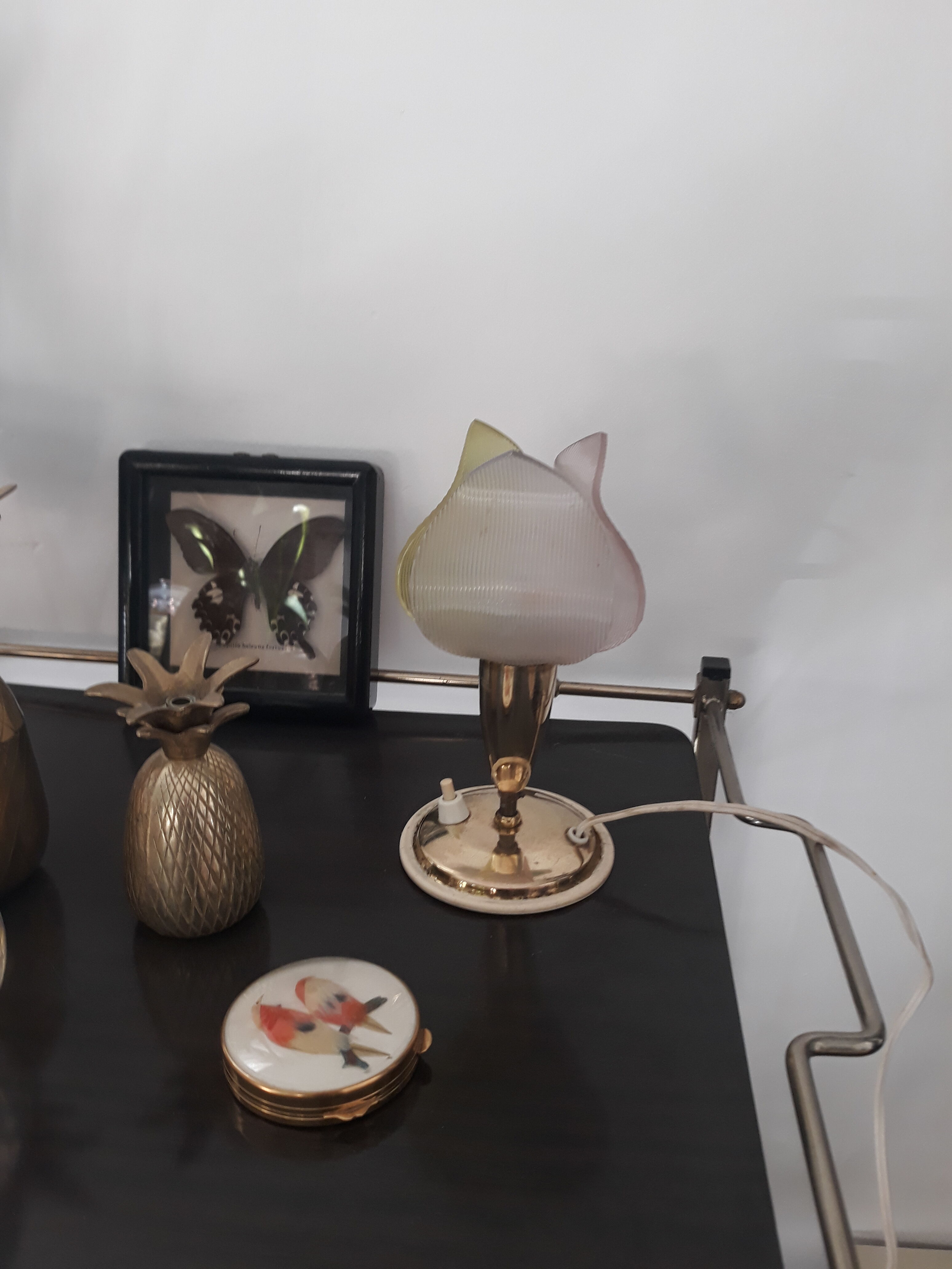 Lampe de table fleur en laiton vintage