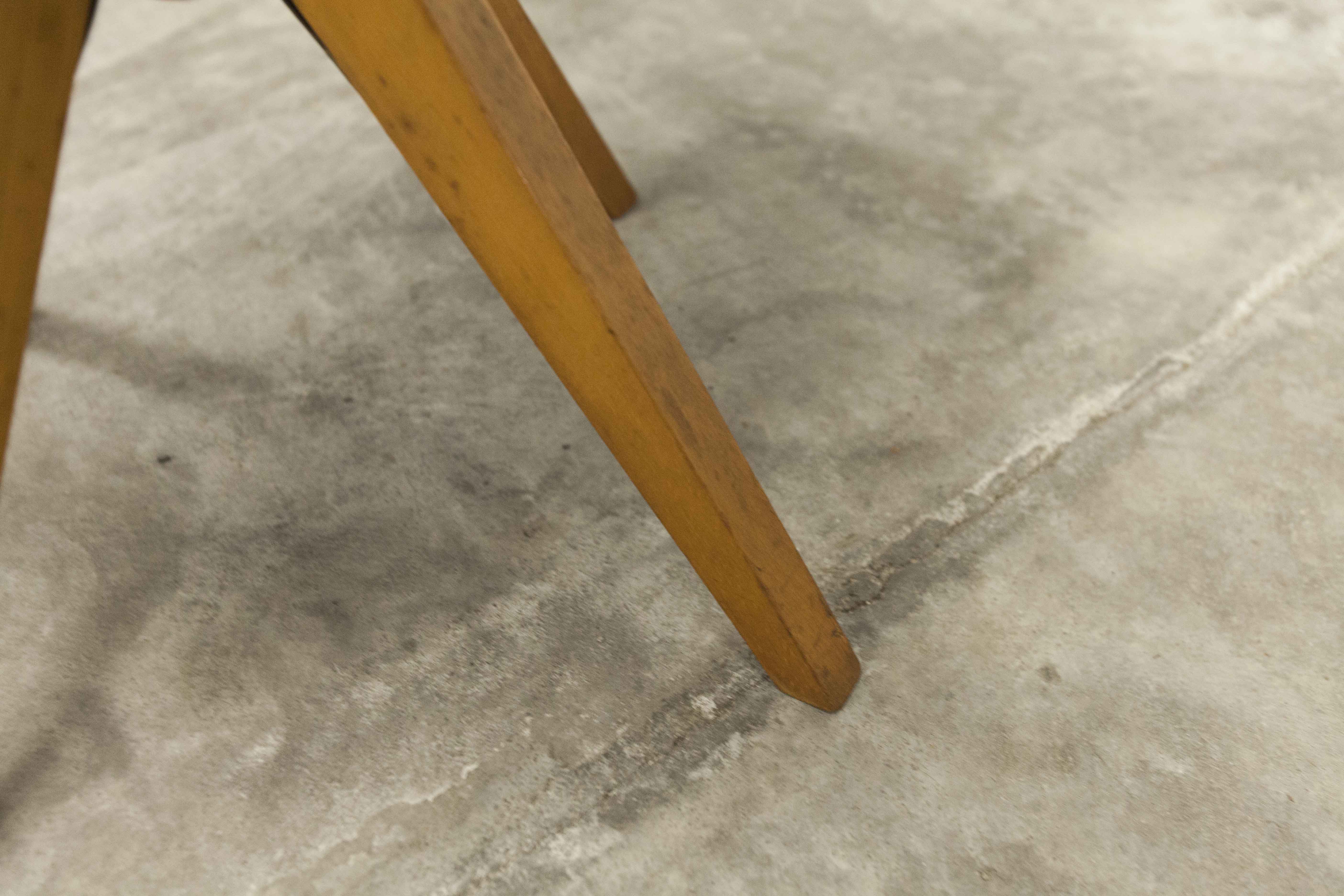 Workshop chair 1950 feet compass skaï red atypical
