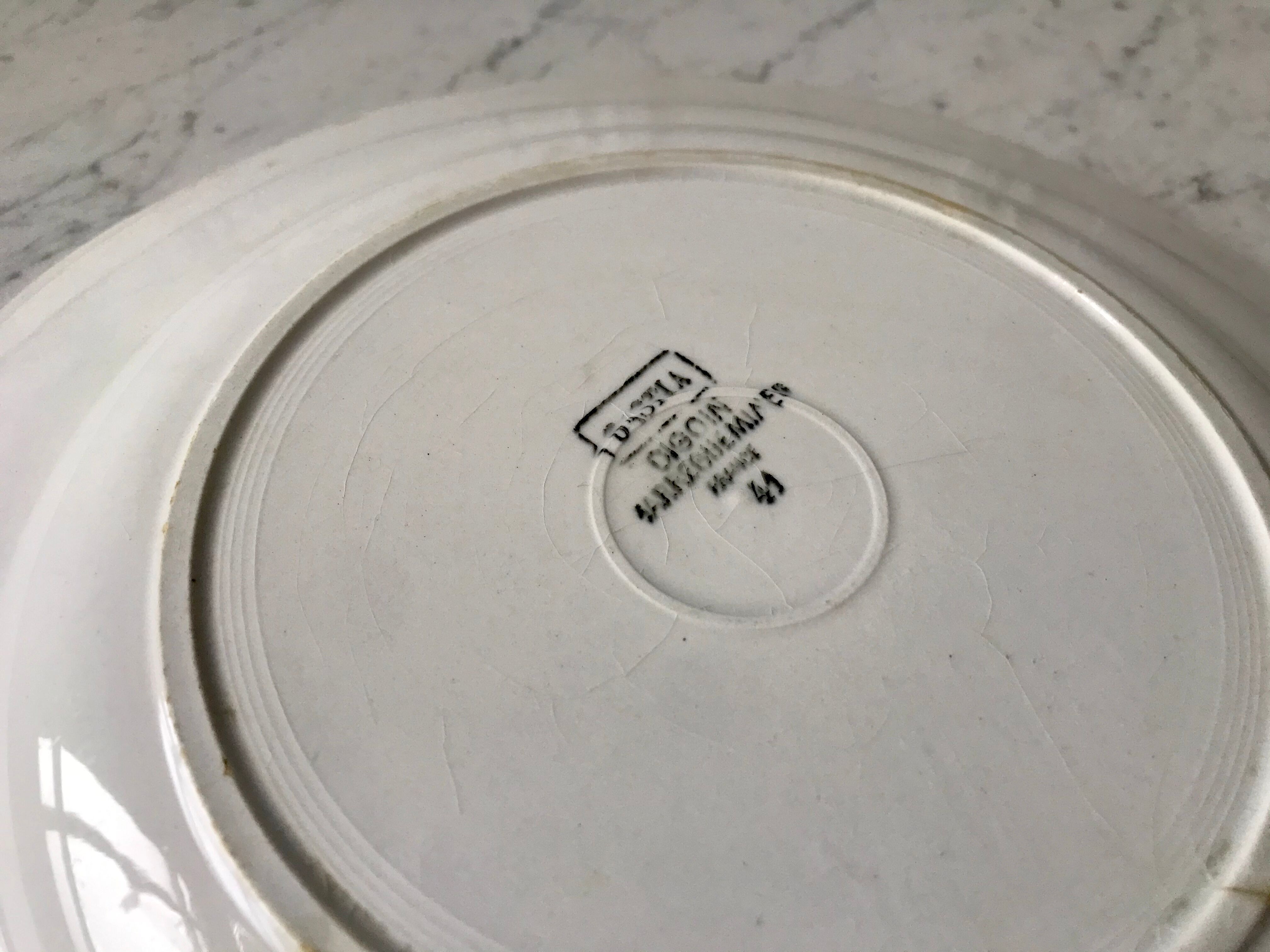 Round serving dish Digoin Sarreguemines model "Bastia" years 30-40