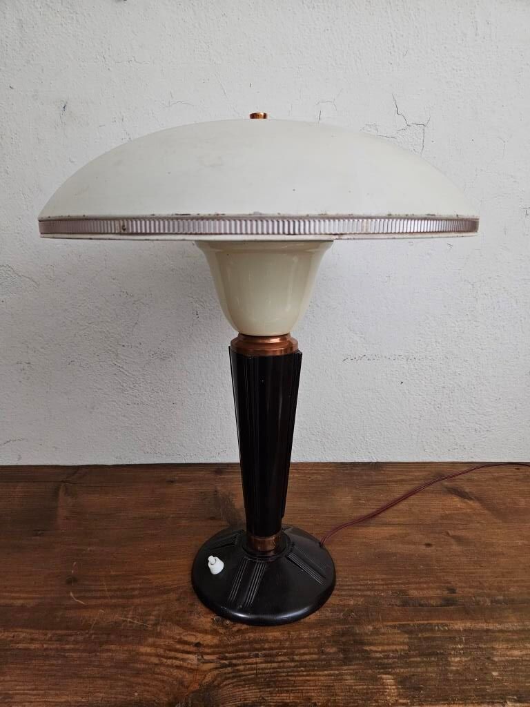 Jumo art deco lamp in bakelite