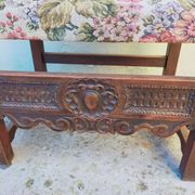 Antique poltrona trono in solid walnut with carving 19th century