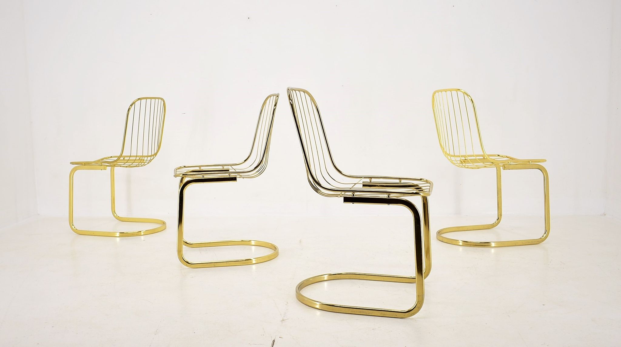 Lot de 4 chaises, Italie, années 1970