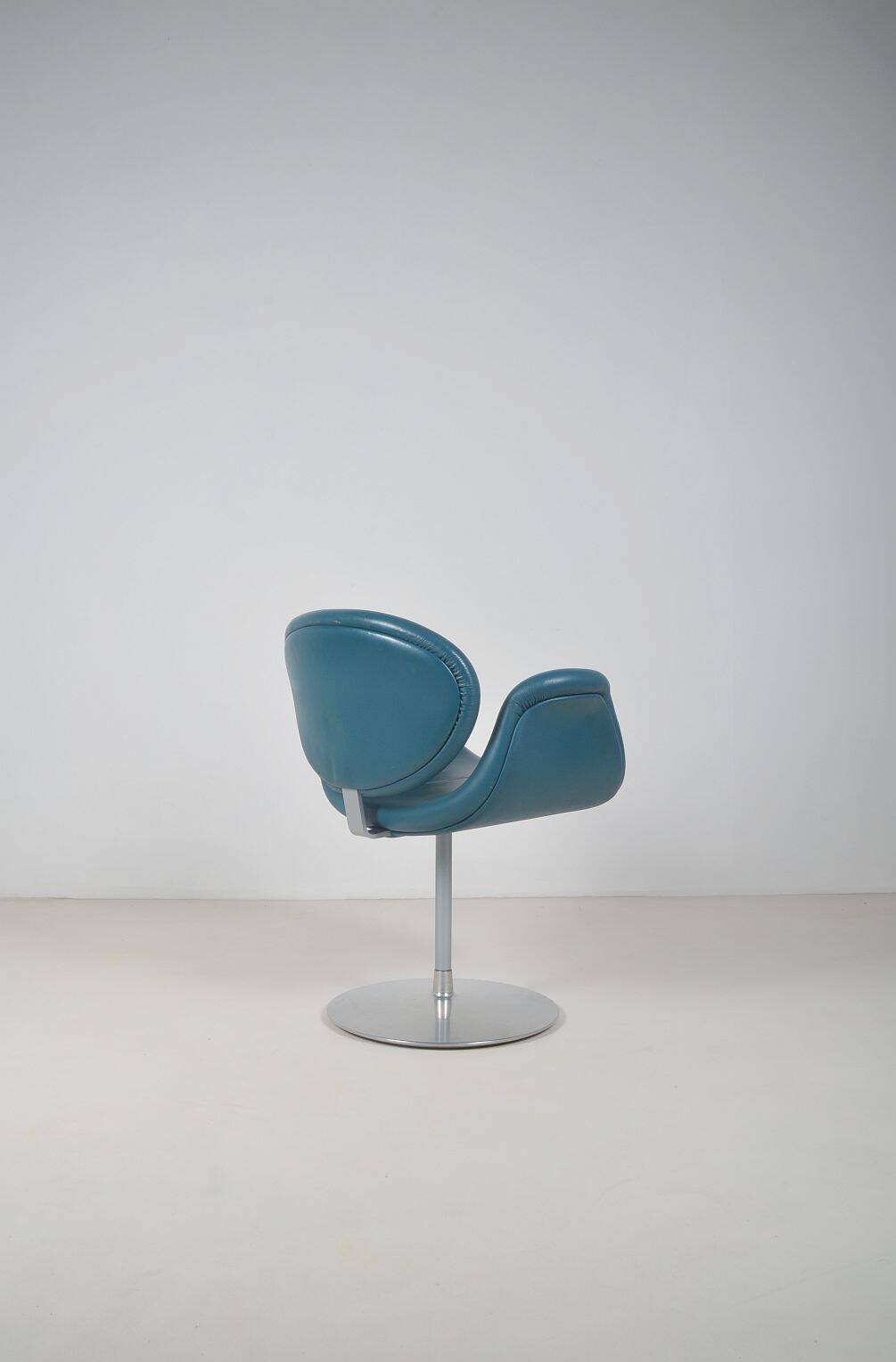 Vintage Tulip chair designed by Pierre Paulin for Artifort