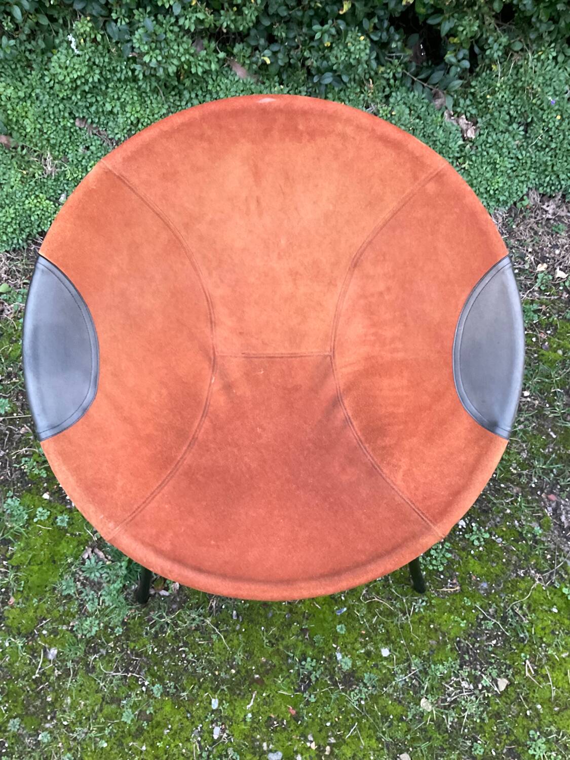 Circle Baloon Chair by Lusch & Co