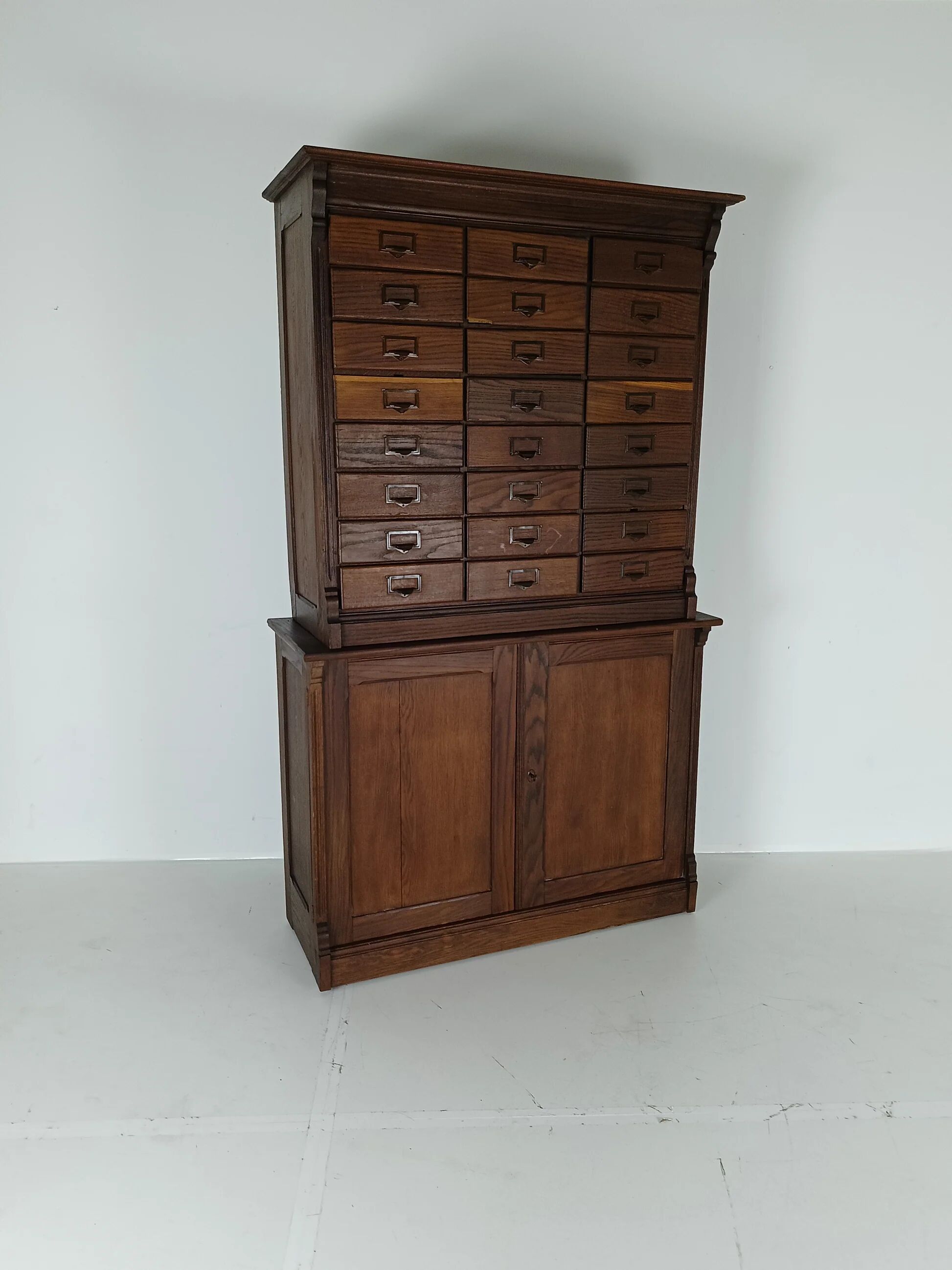 Cabinet de notaire ancien