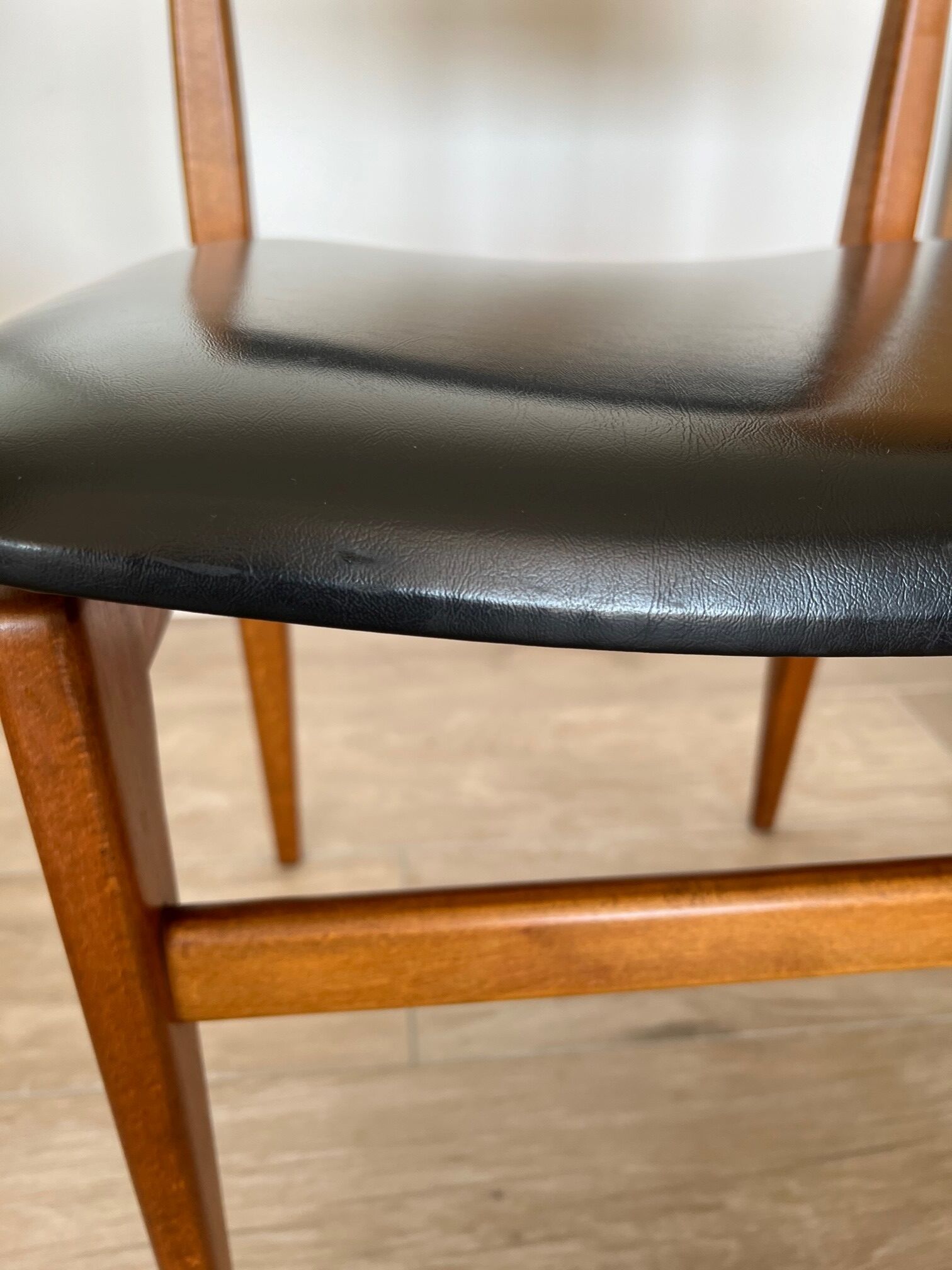 Set of 4 Scandinavian chairs