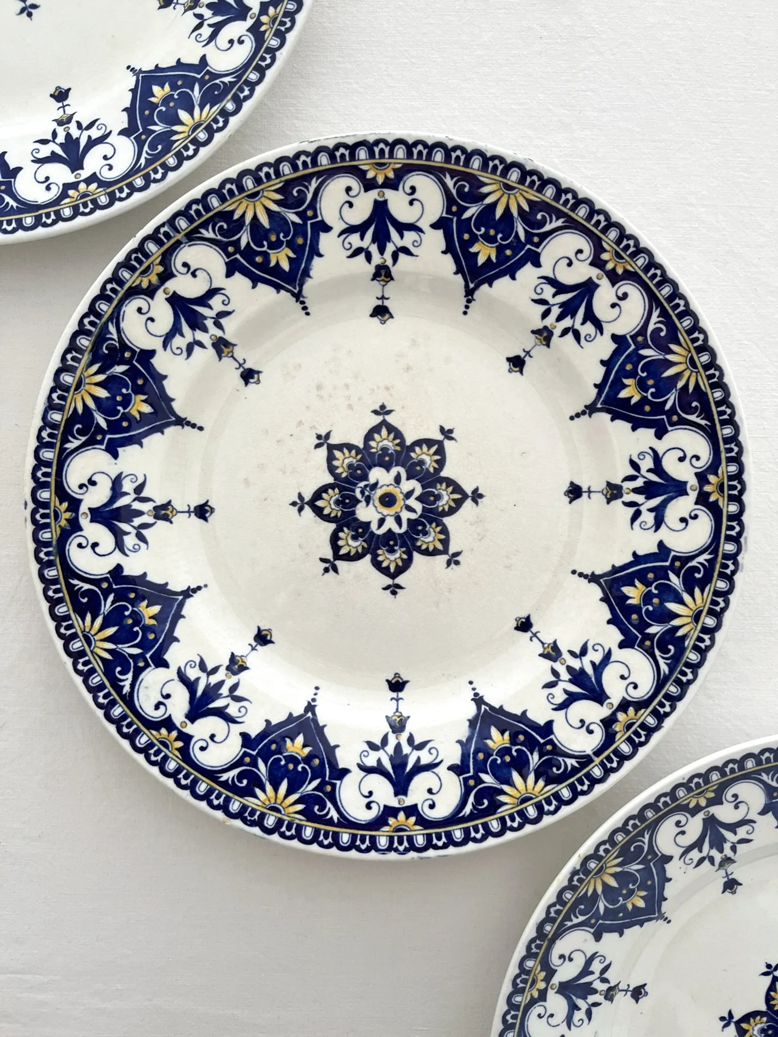3 flat plates made of ironstone "Cluny" Sarreguemines