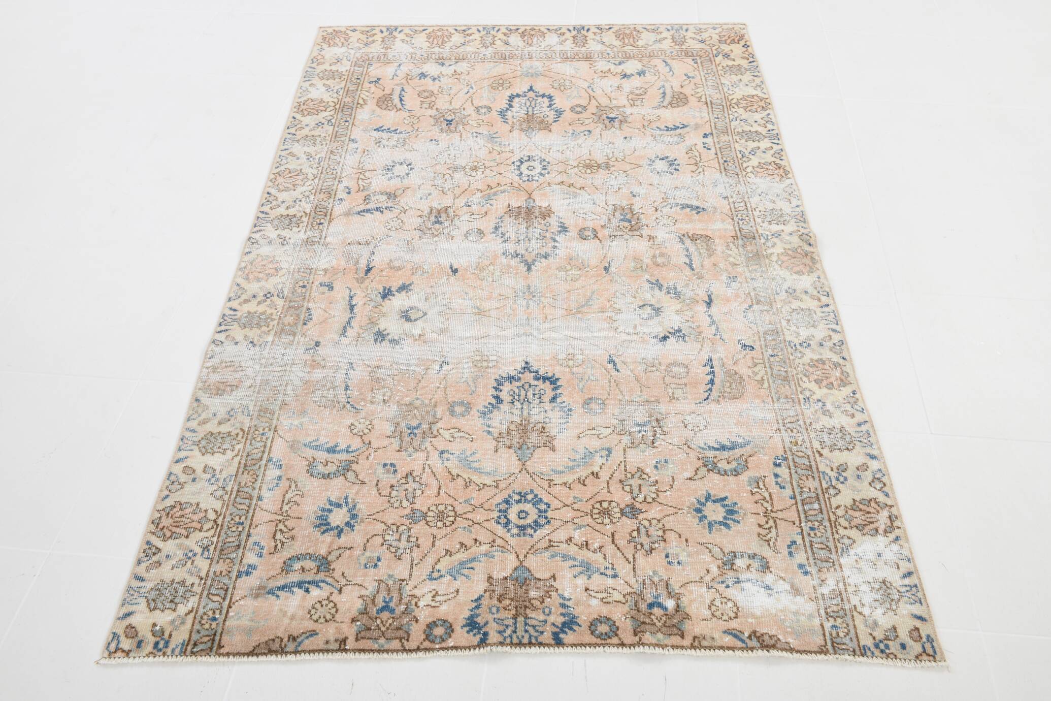 4x7 Tan Beige & Blue Floral Vintage Rug, 138x206Cm