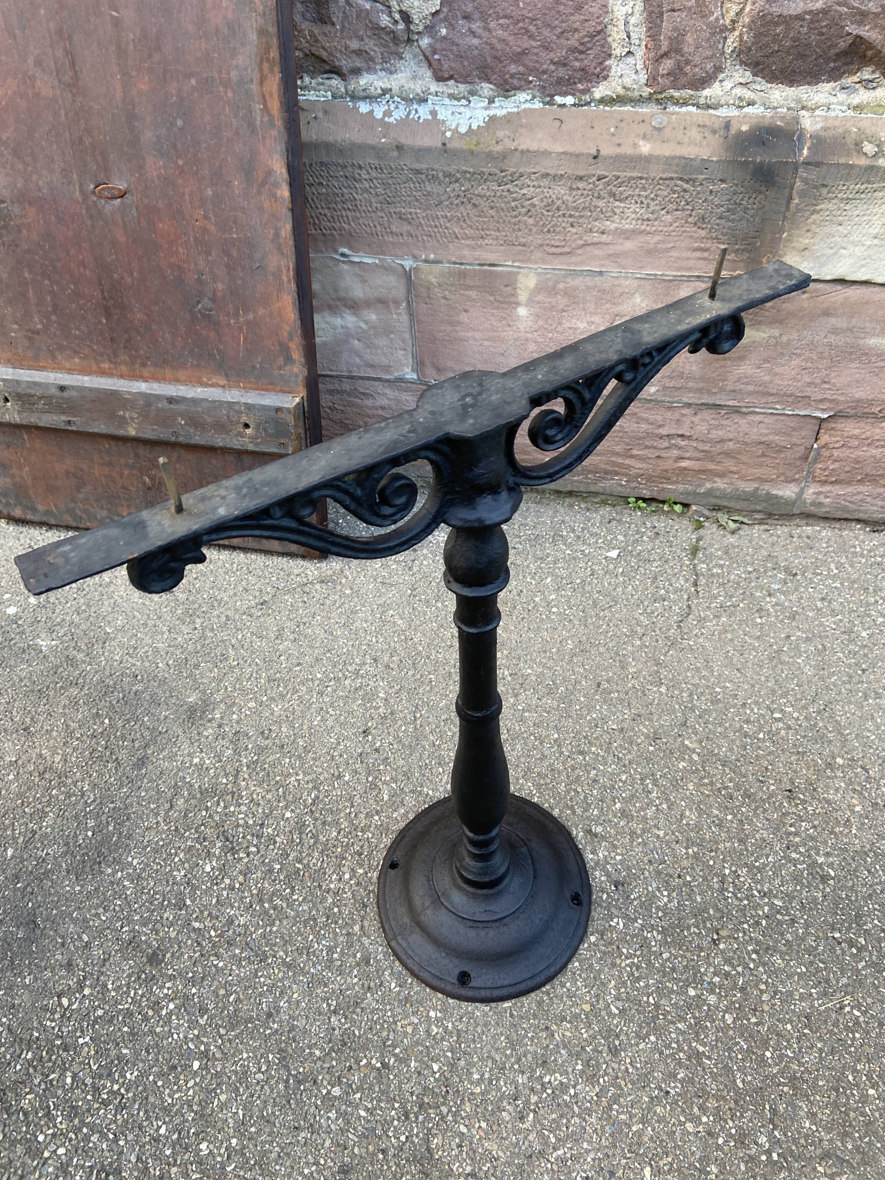 Café table bistro vintage brasserie 1890-1910 cast iron & fir