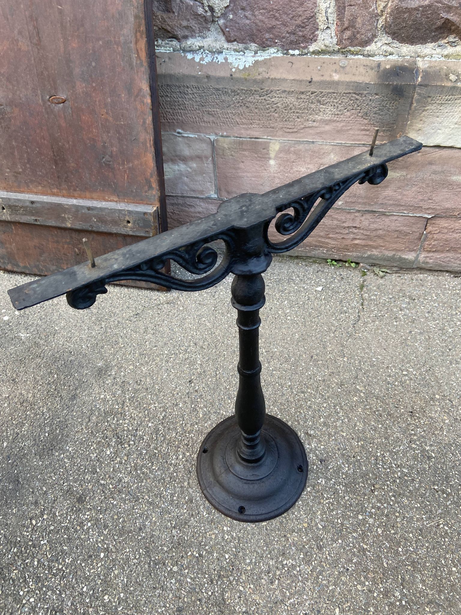 Café table bistro vintage brasserie 1890-1910 cast iron & fir