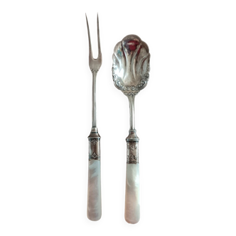 Serving cutlery