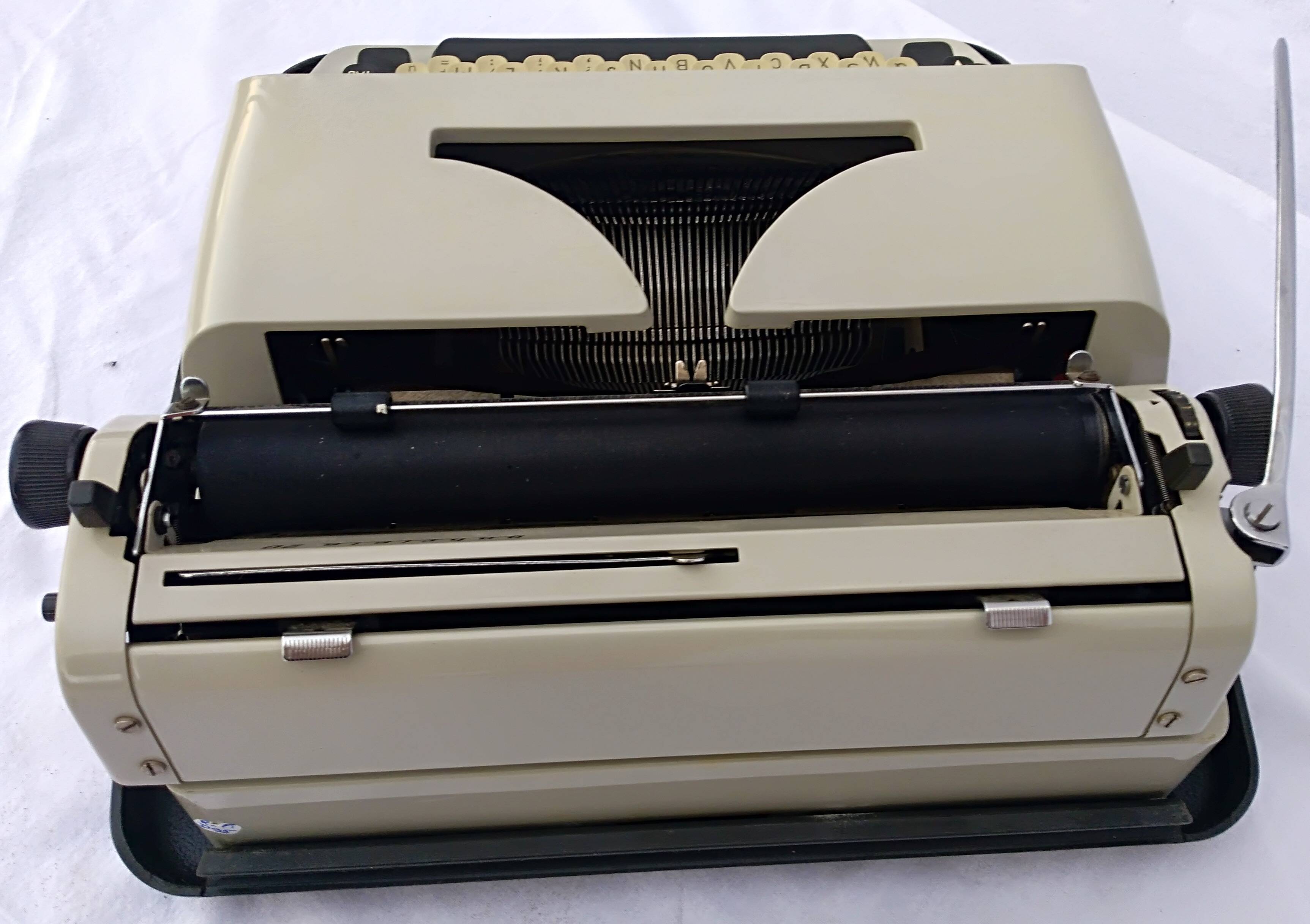 Adler Gabriele 20 portable typewriter 50s/60s