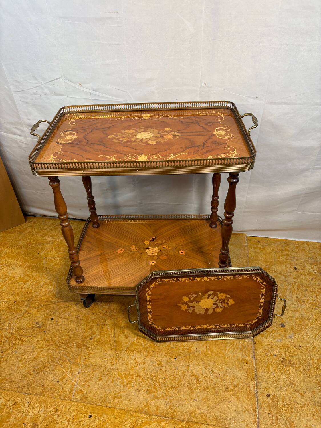 Vintage Italian Inlaid Wood Serving Trolley with Removable Tray Mid-20