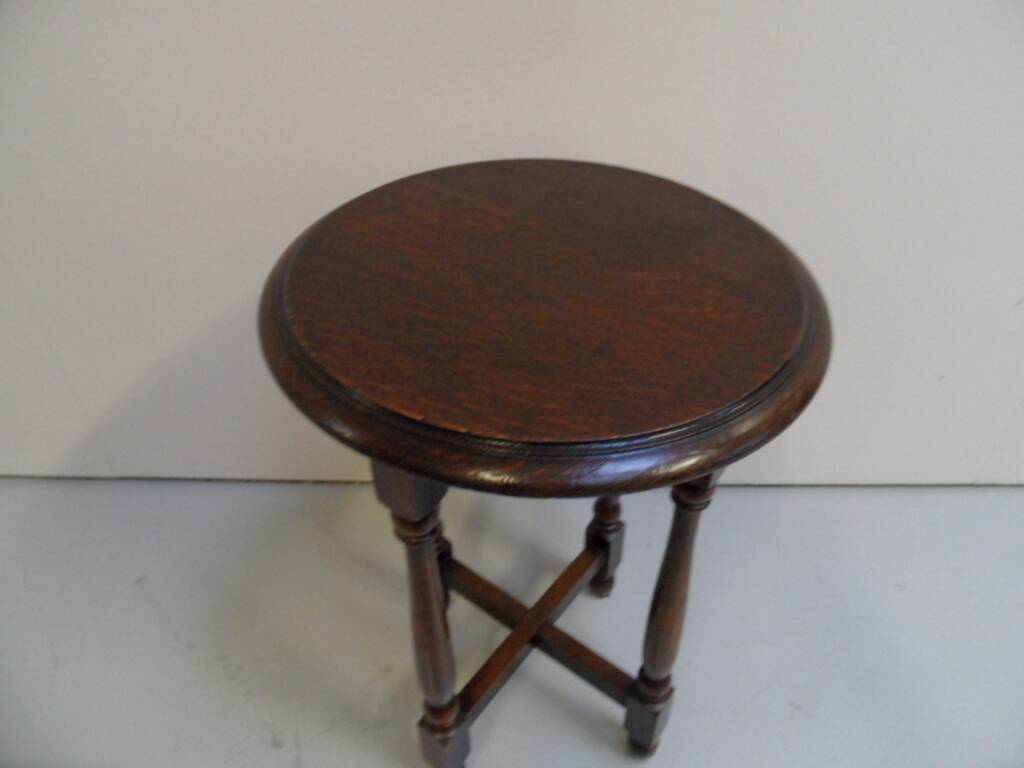 Vintage round oak sidetable